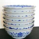 6 blue and white ceramic cups