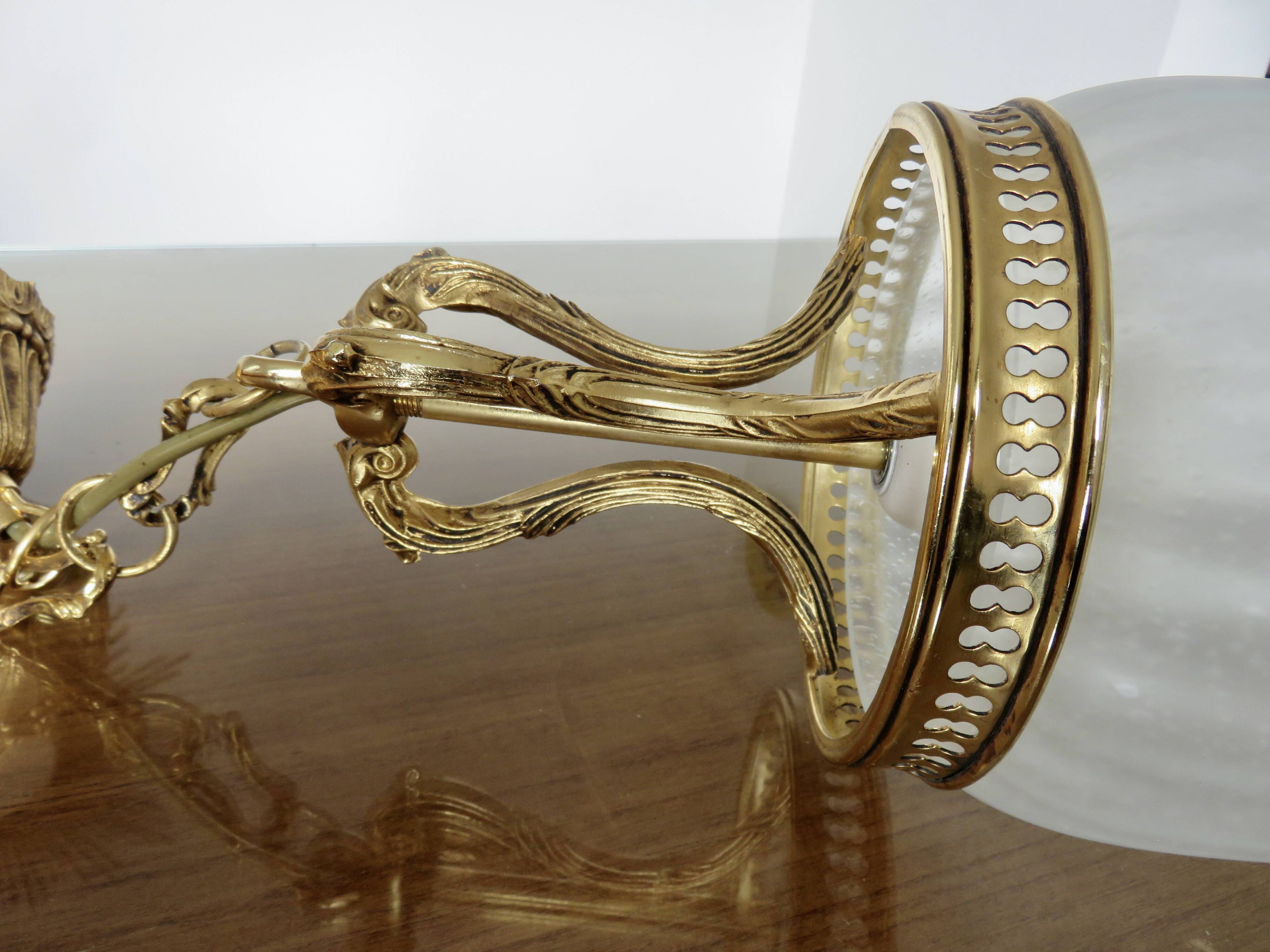 suspension style empire in gilded bronze and speckled frosted glass