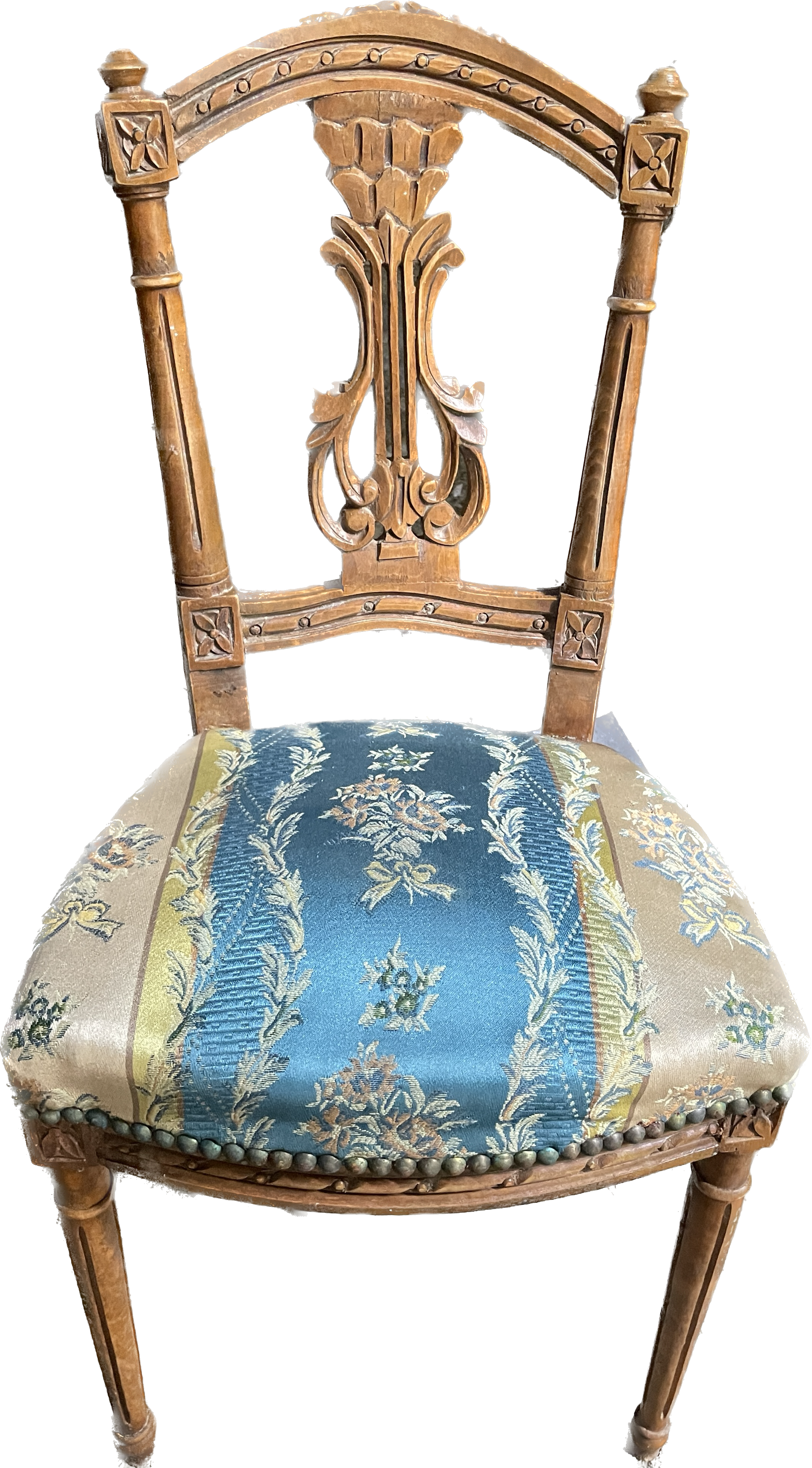 Chaise en bois sculpté