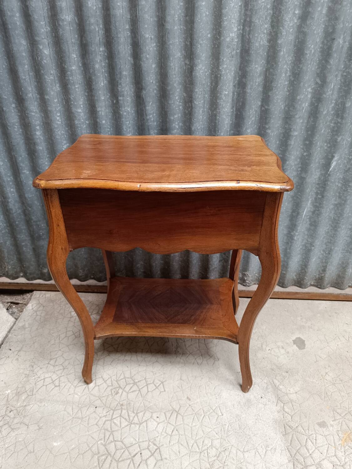 Side table - Hairdresser - Worker - small solid wood accent table