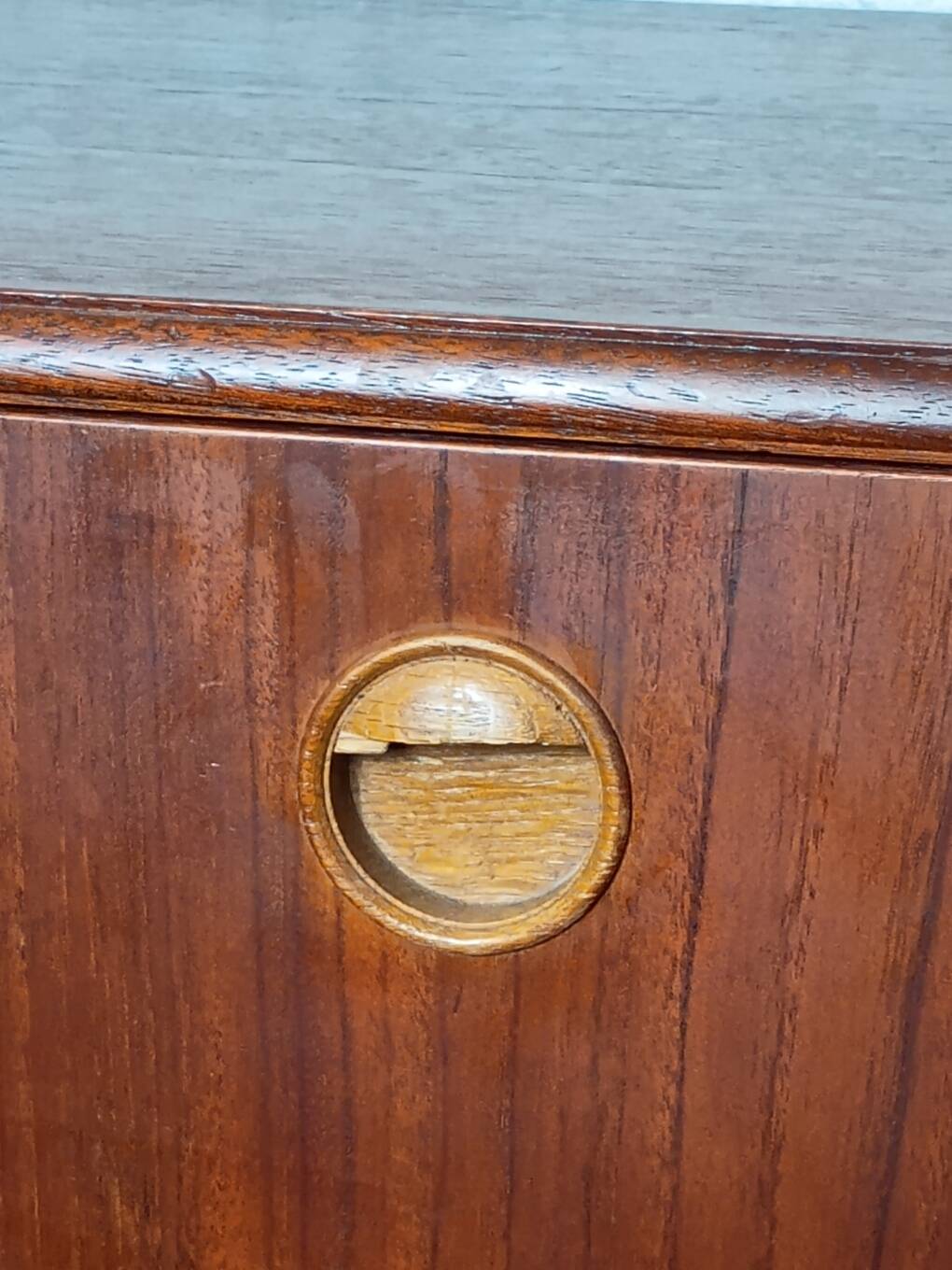 Low cabinet or small sideboard in mahogany from the 1960s.