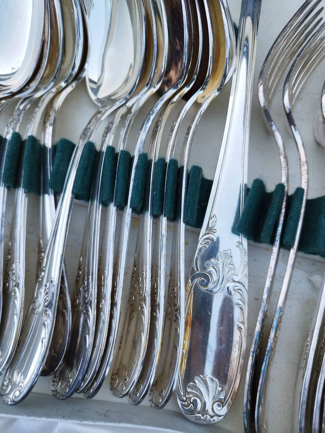 Complete cutlery in silver metal 62 pieces 12 place settings