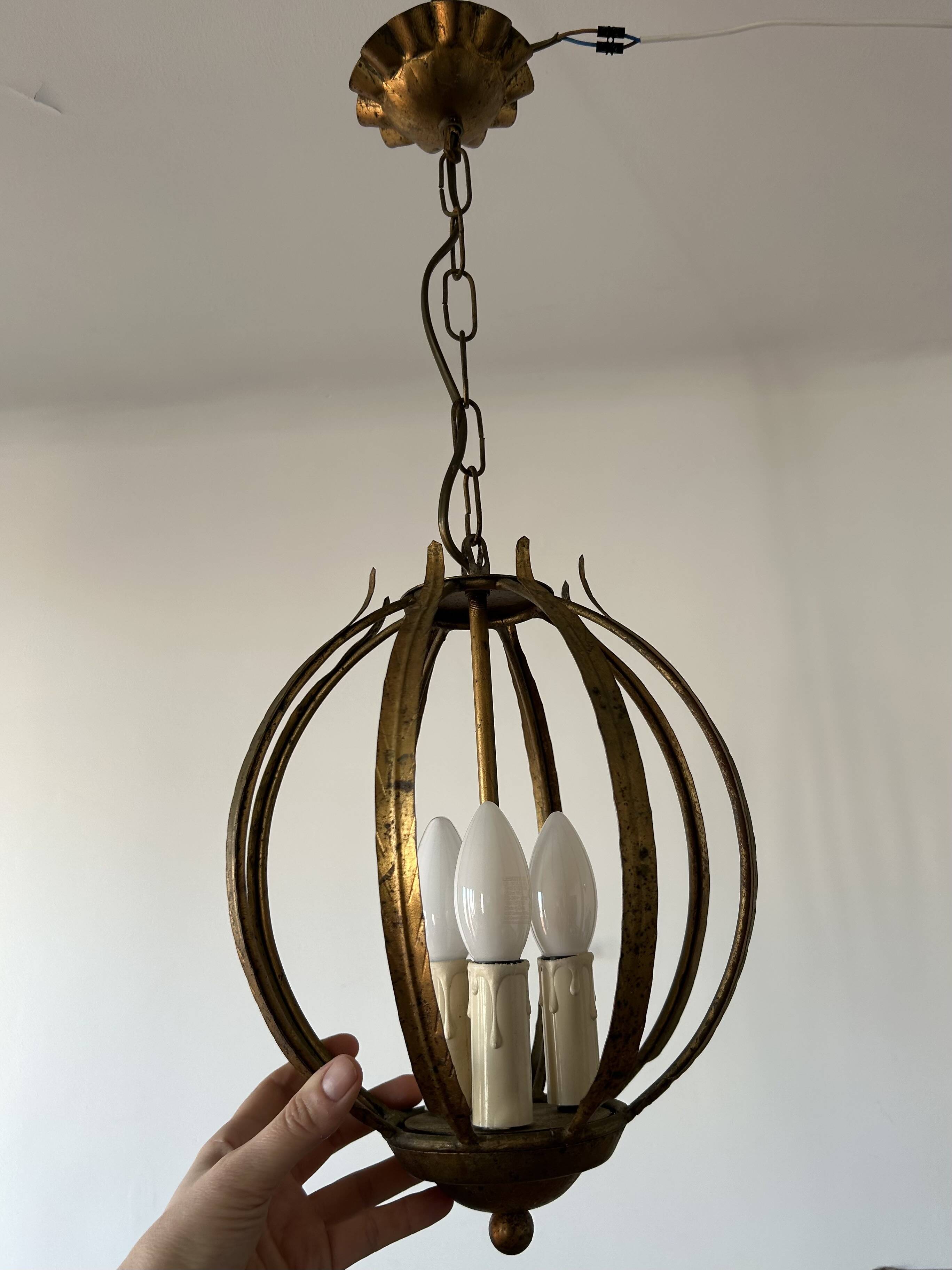 Chandelier, antique gold metal suspension.
