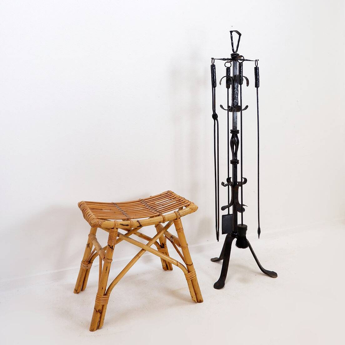 Large Wrought Iron Hammered Fireplace Tool Set: H 127cm