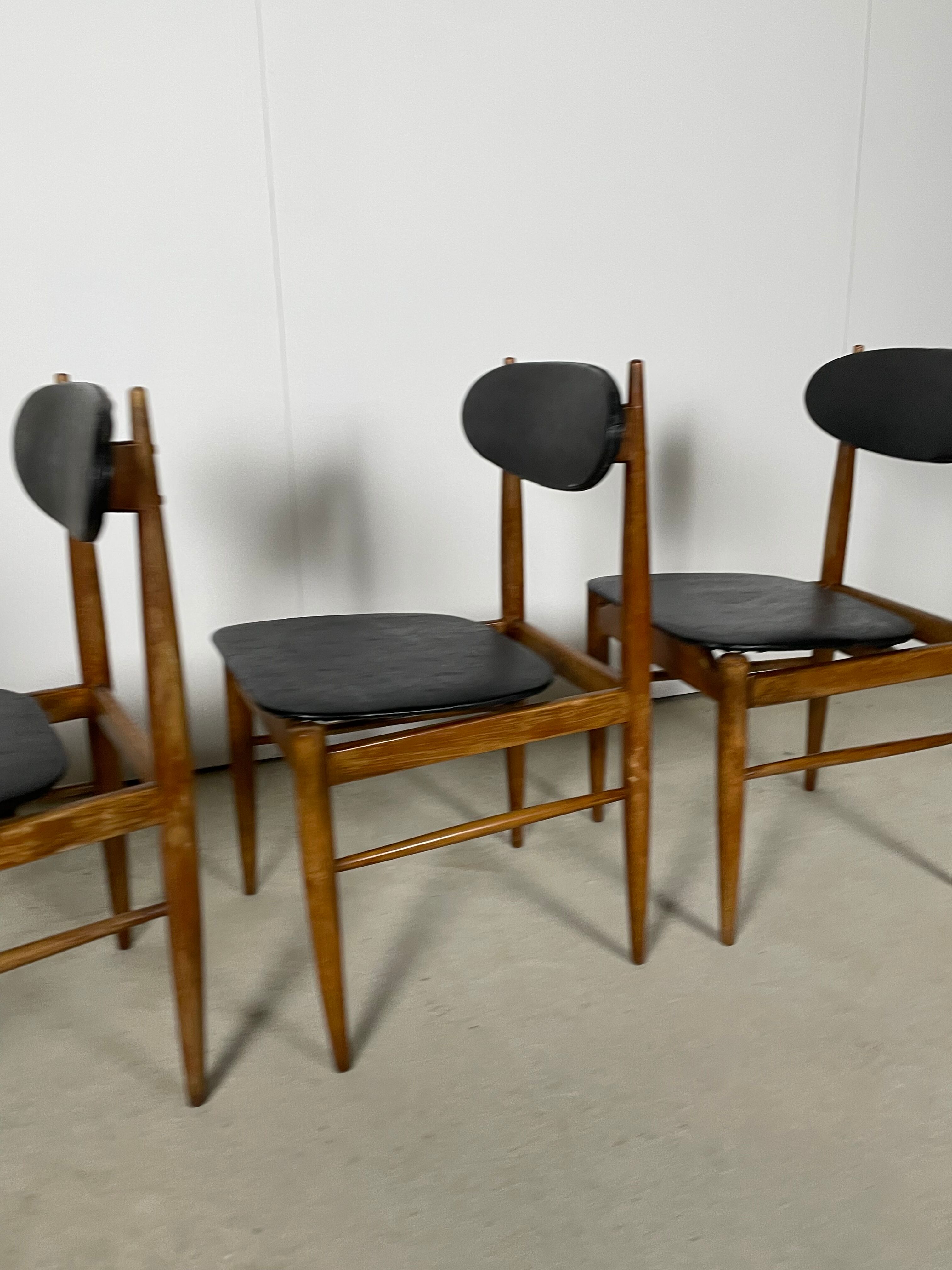 Set of 4 Scandinavian chairs