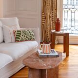Table ovale en marbre corail