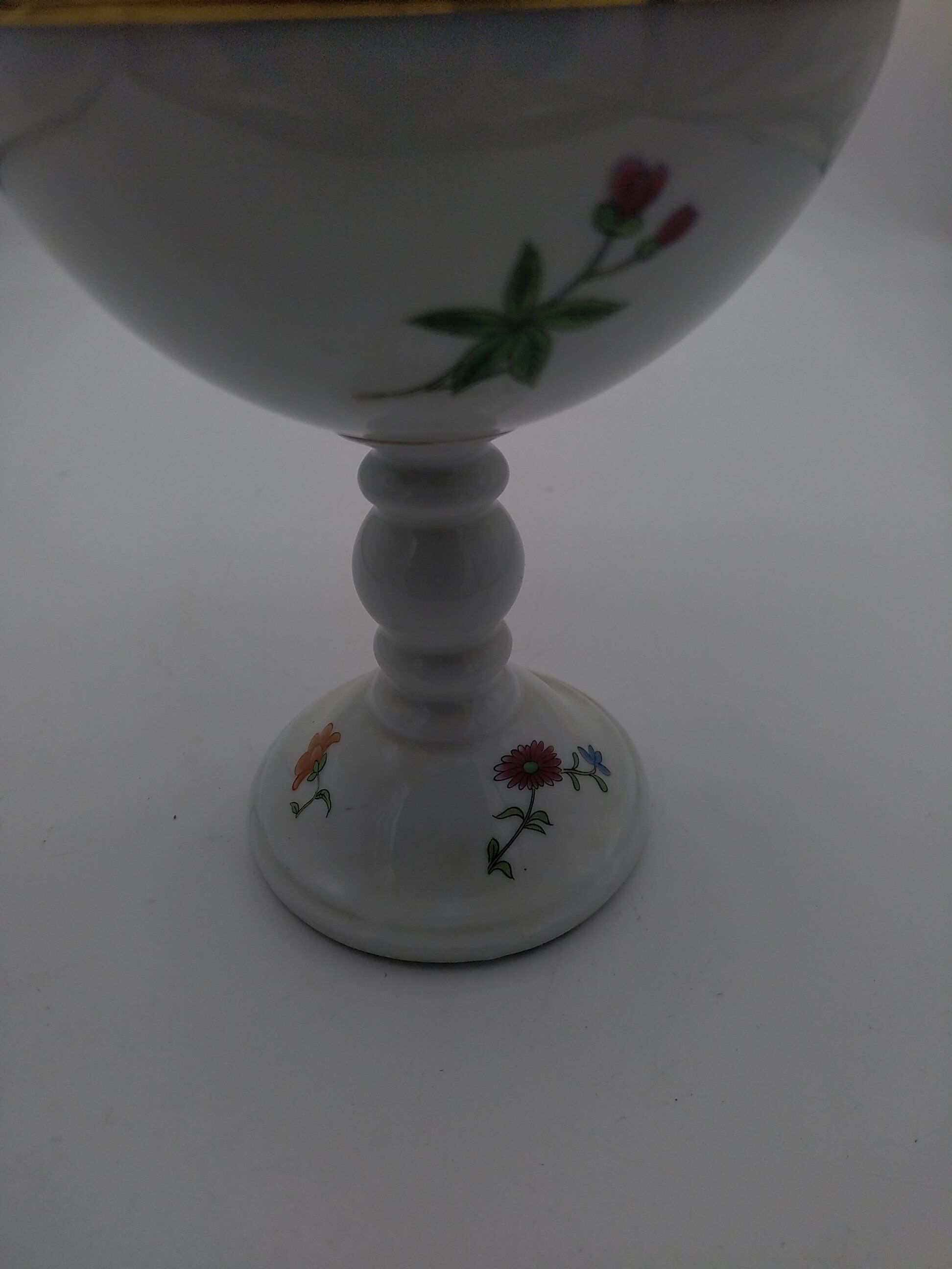 Box on foot, Limoges porcelain, Raynaud