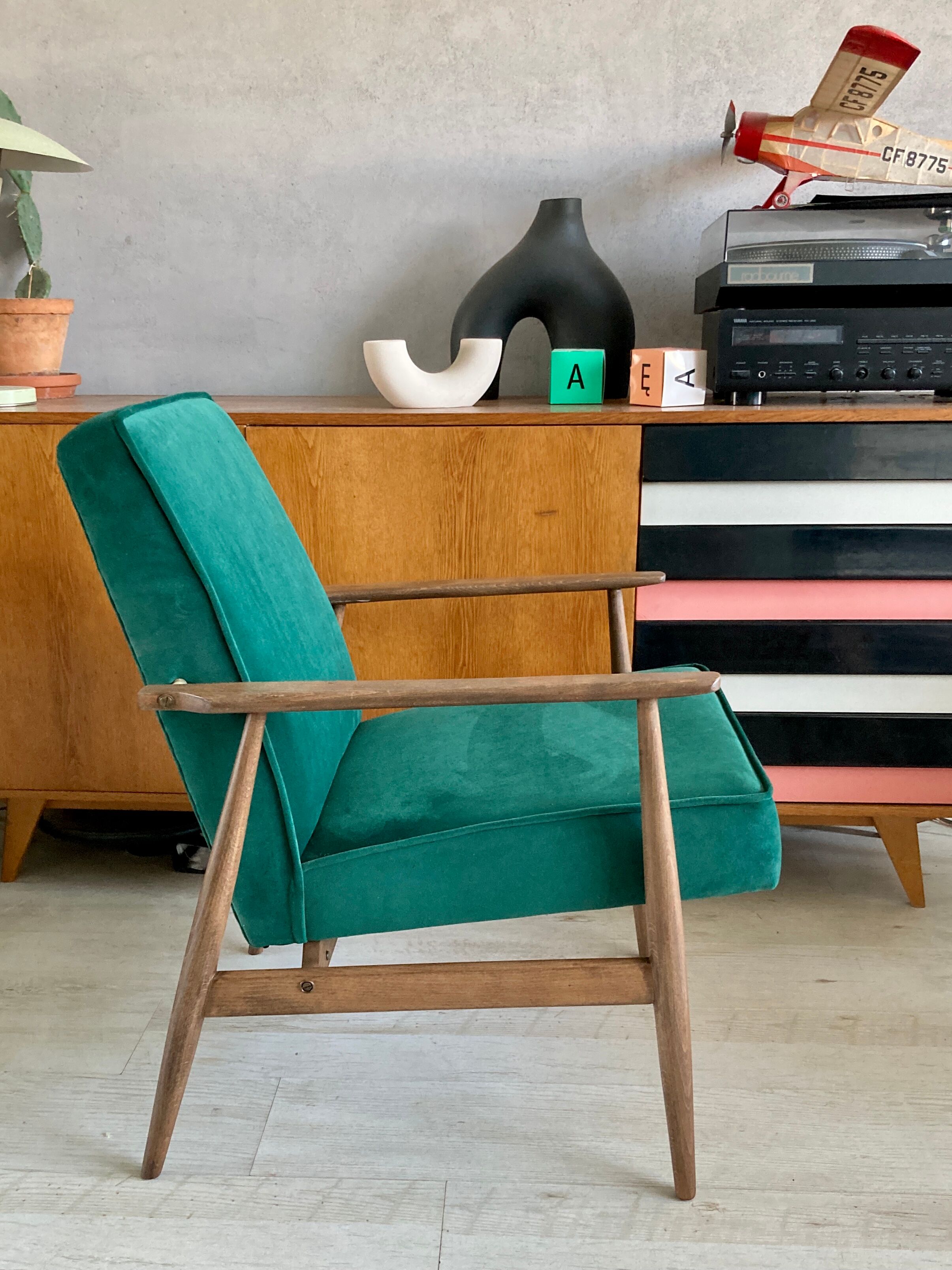 Original vintage polish armchair 300-190 from Mid-century in green velvet