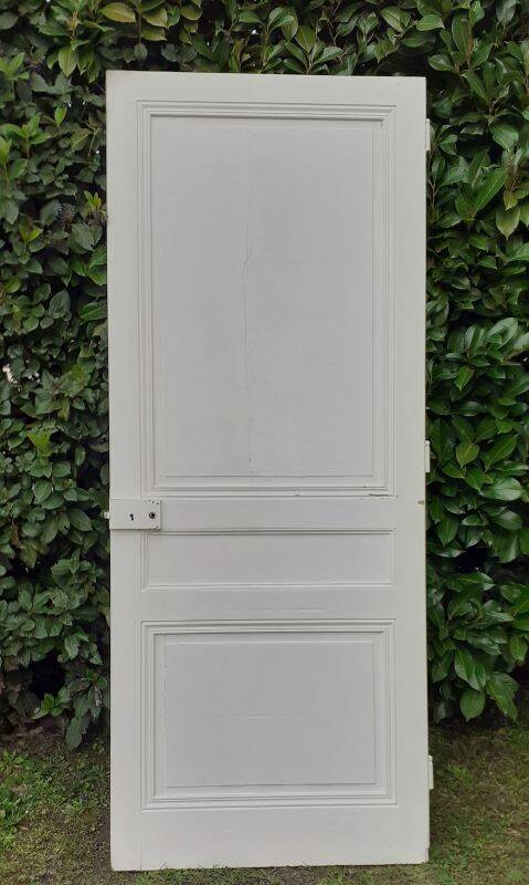 Communication door h221.5xl90cm old paneled, molded, interior