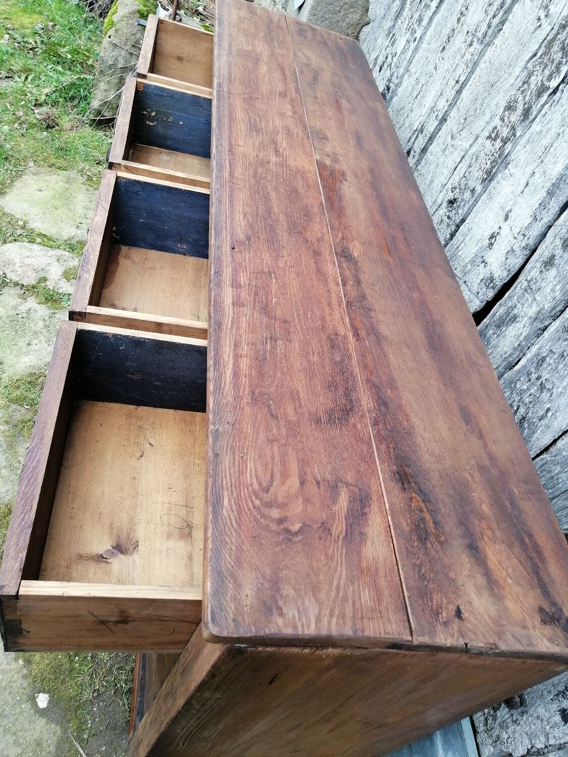 Meuble de métier en bois avec tiroirs