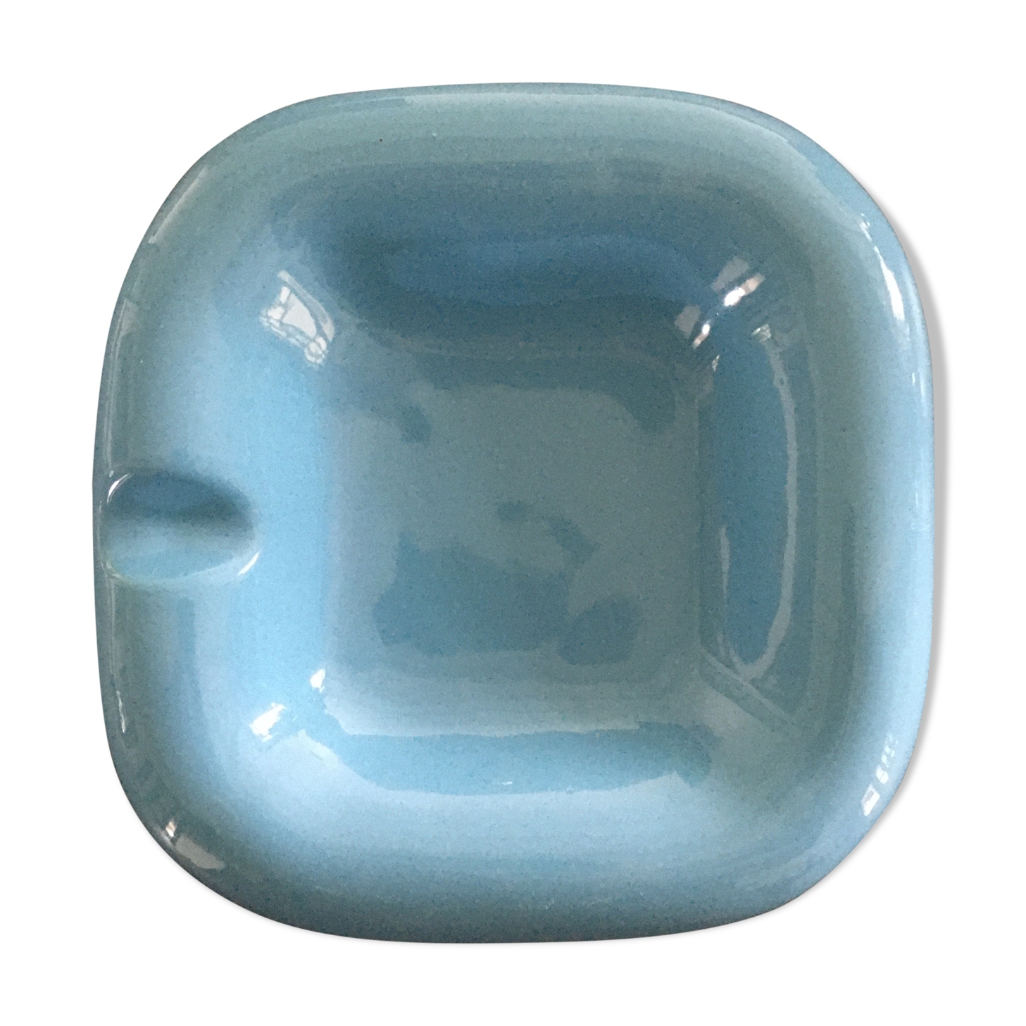 Empty turquoise earthenware pocket