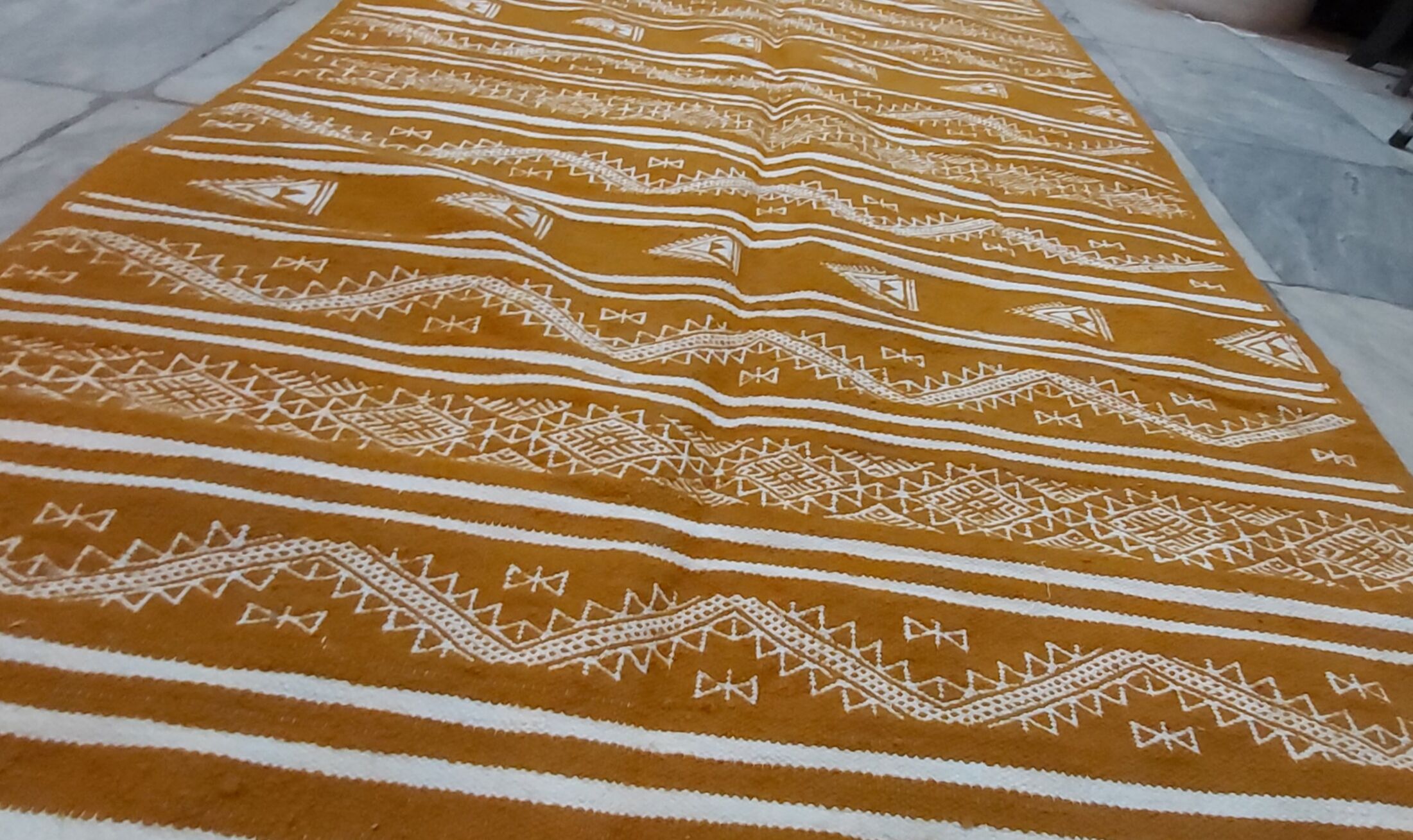 Traditional Berber yellow kilim rug made in pure wool 190 × 110 cm