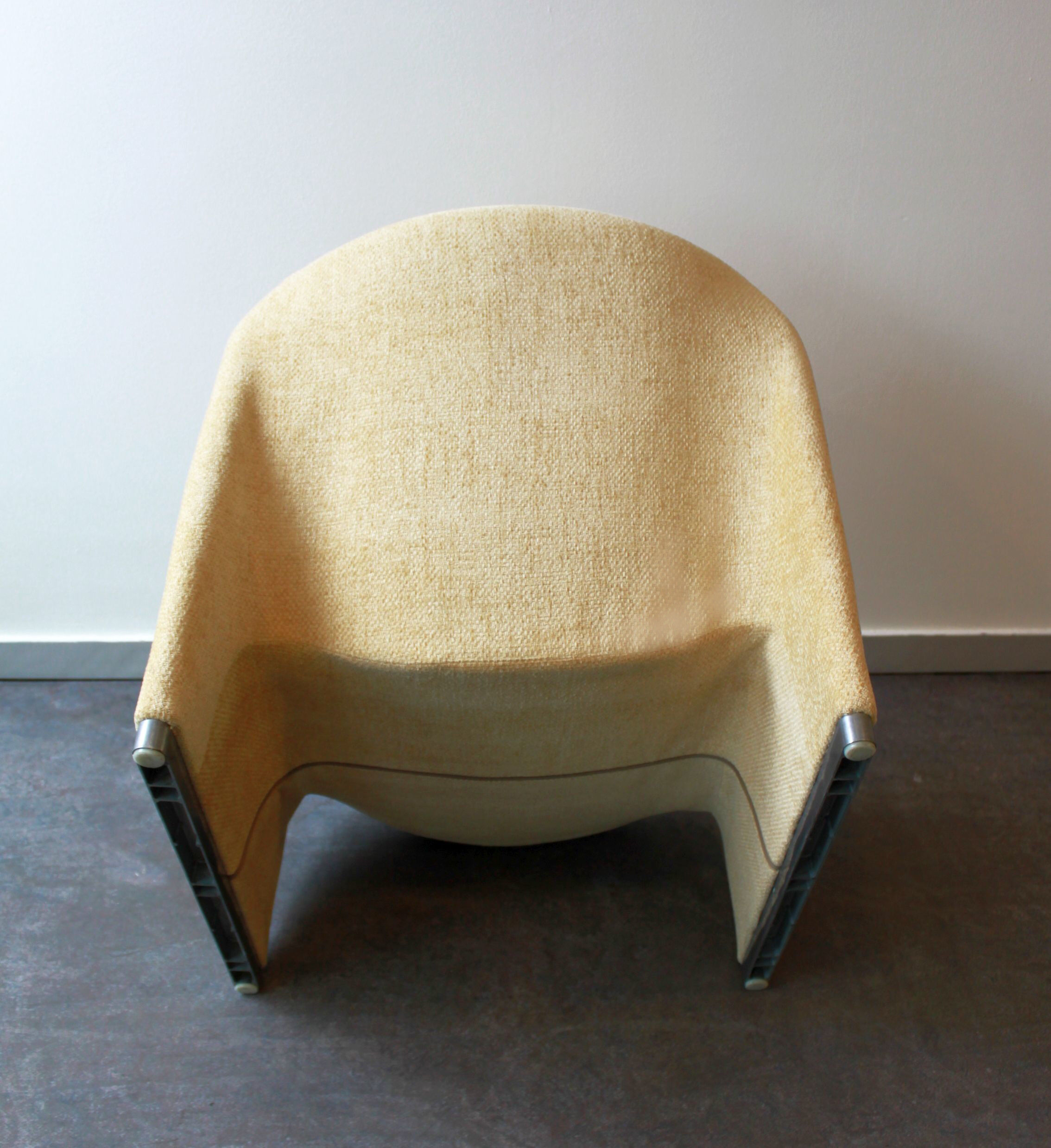 Pair of Alky armchairs by Giancarlo Piretti for Castelli, 1969.