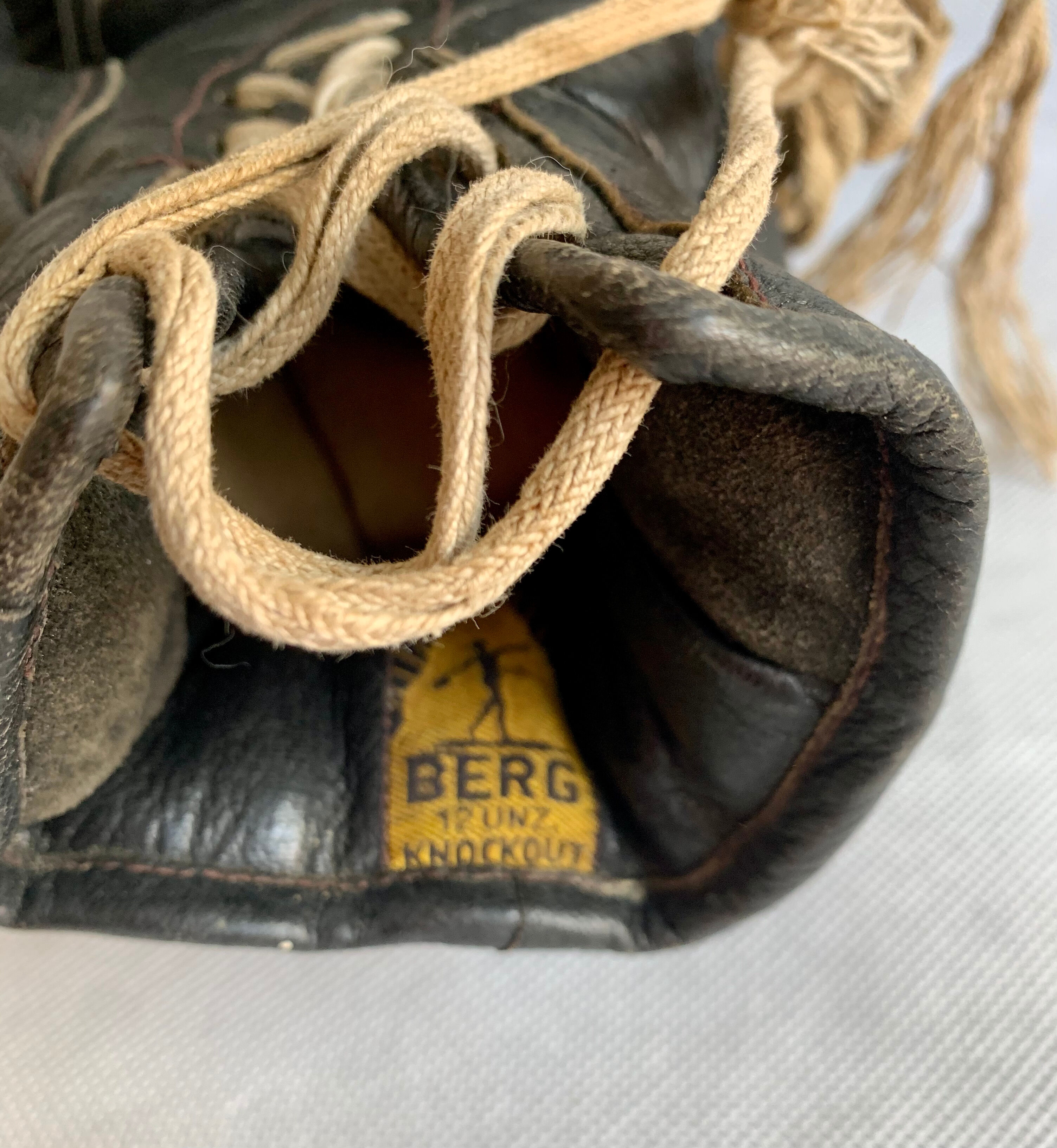 Boxing gloves berg , germany, 1950s