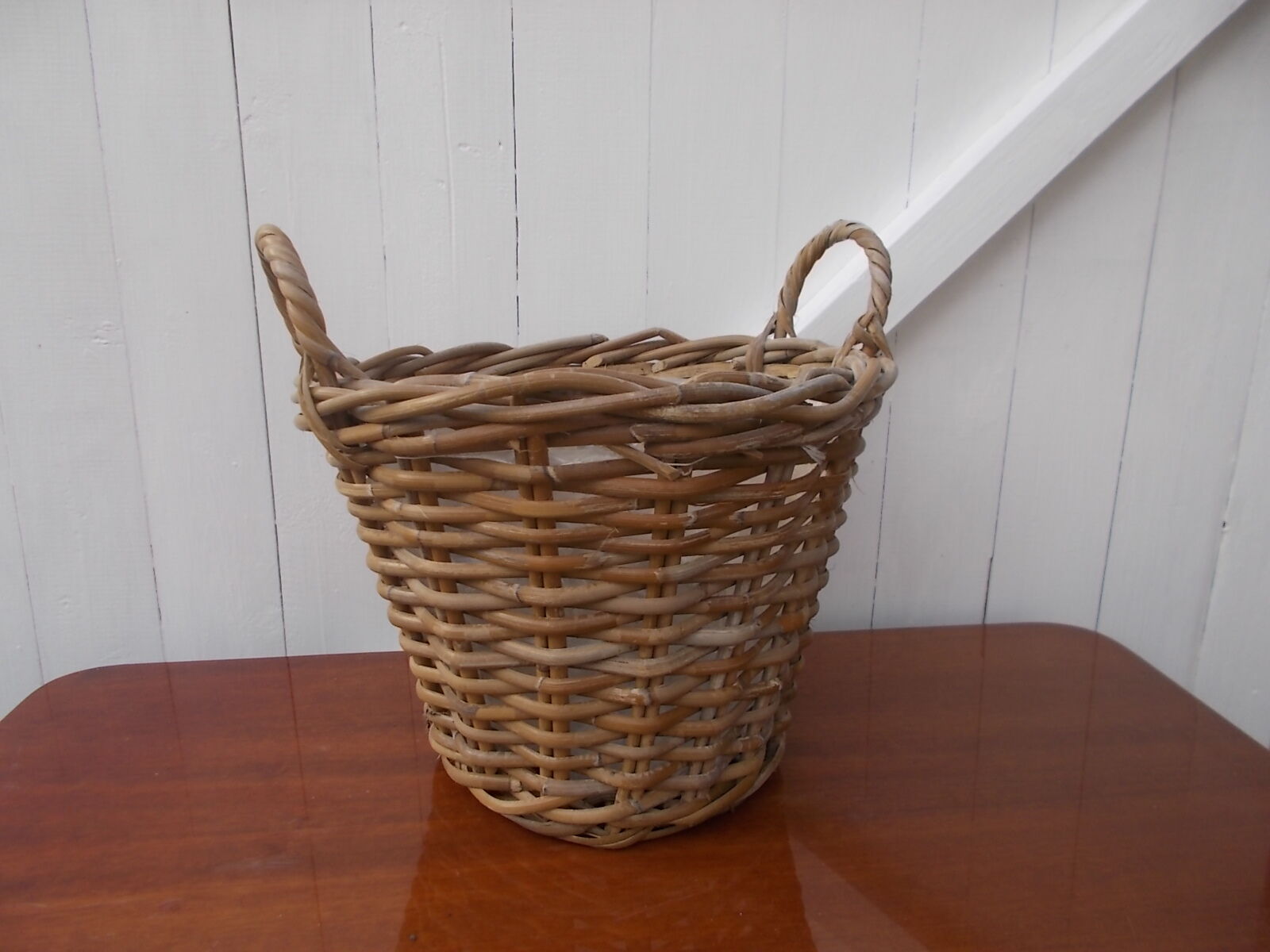 Willow cache pot with handles