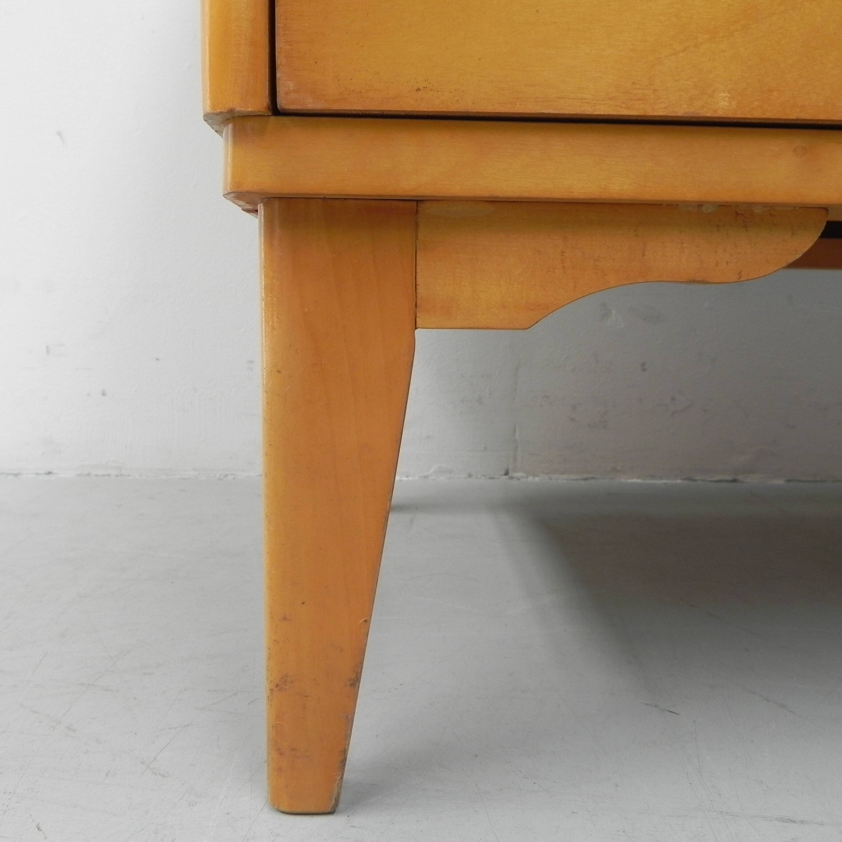 Vintage chest of drawers with 3 drawers