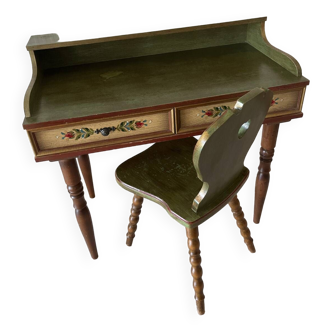 Bureau coiffeuse en bois avec sa chaise vert olive et motifs floraux