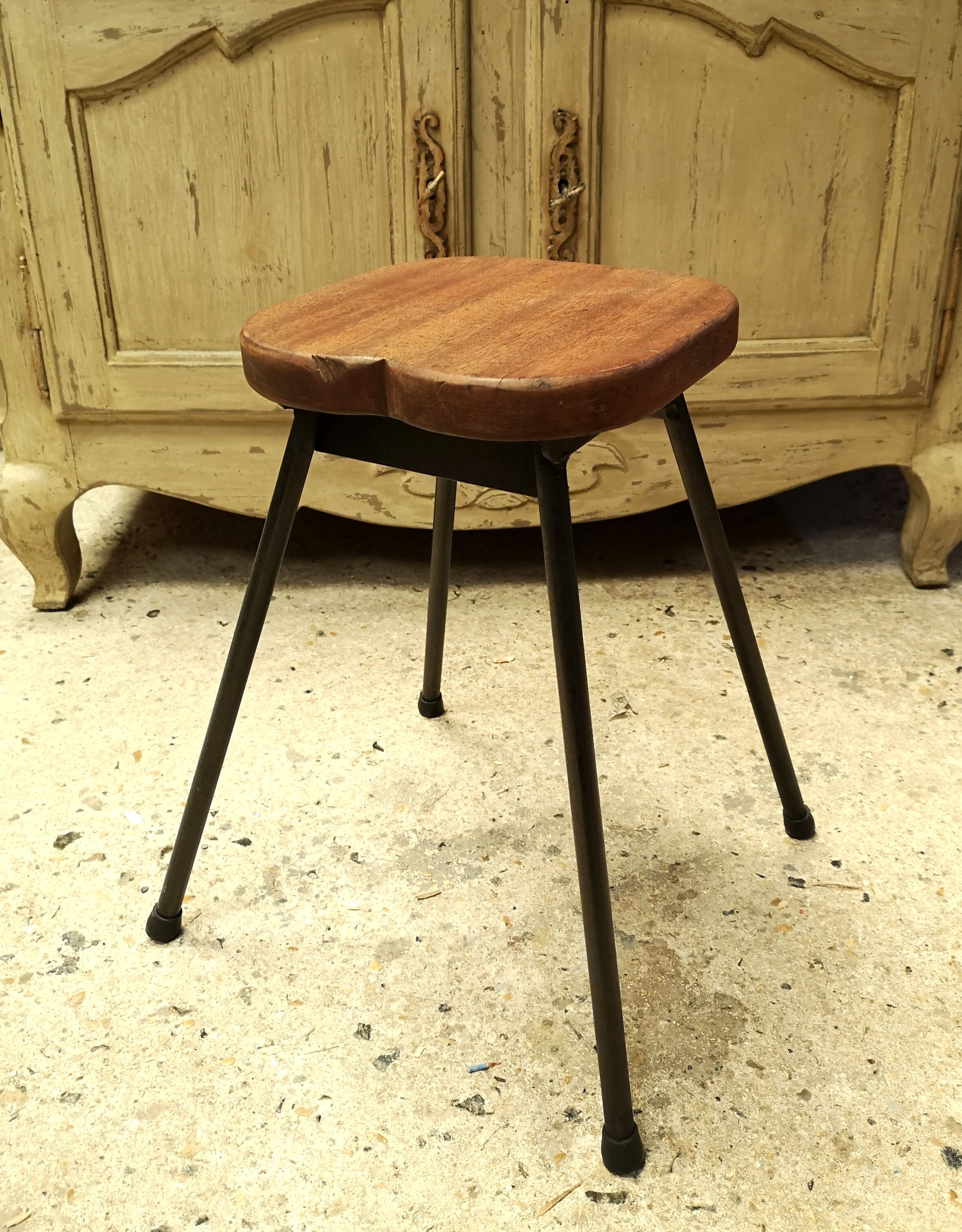 Brutalist design tabouret 50 60
