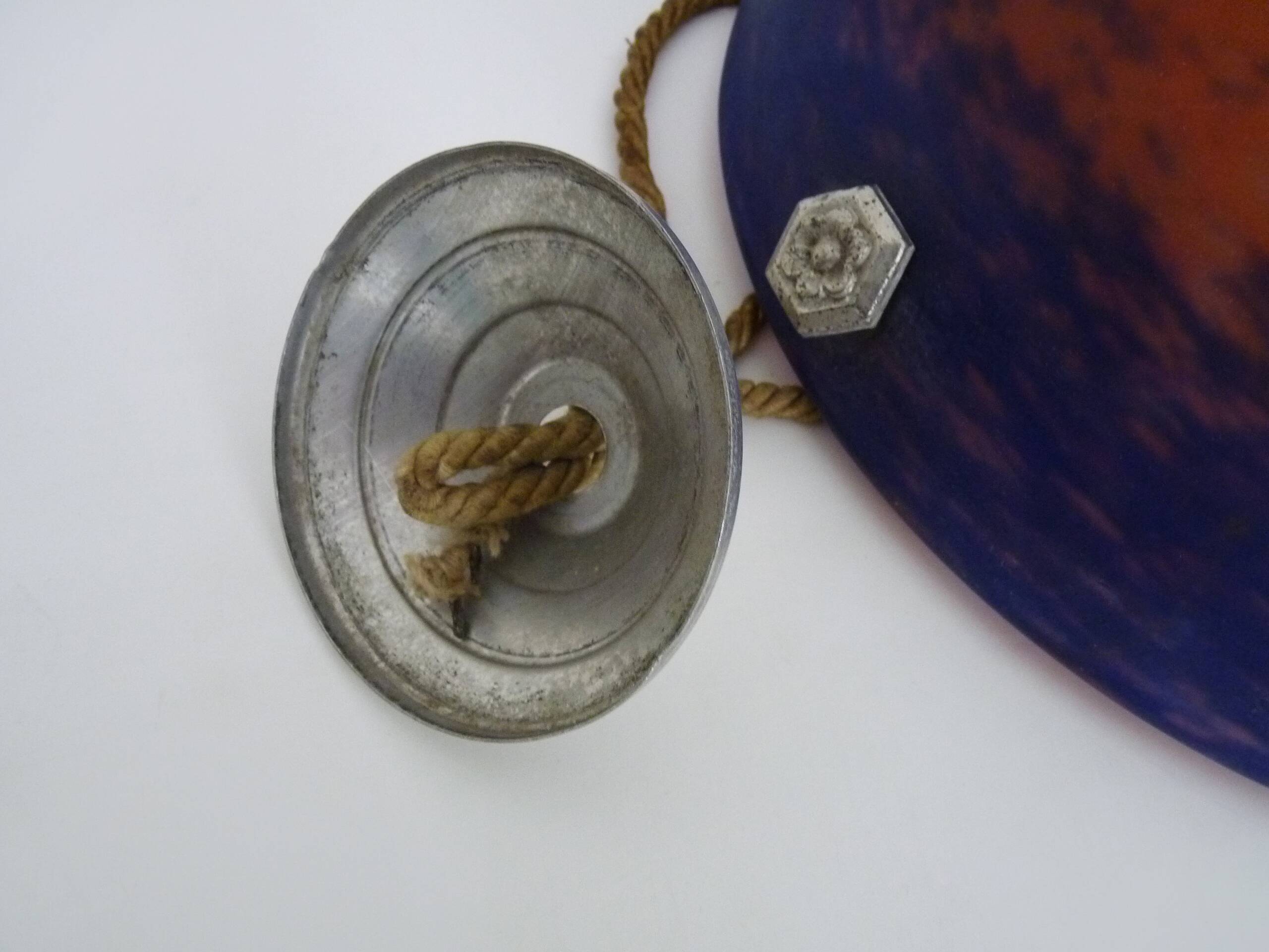 Art Deco suspension by Frères Muller Lunéville, made of glass paste.