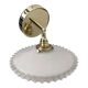 Applique murale en opaline blanche