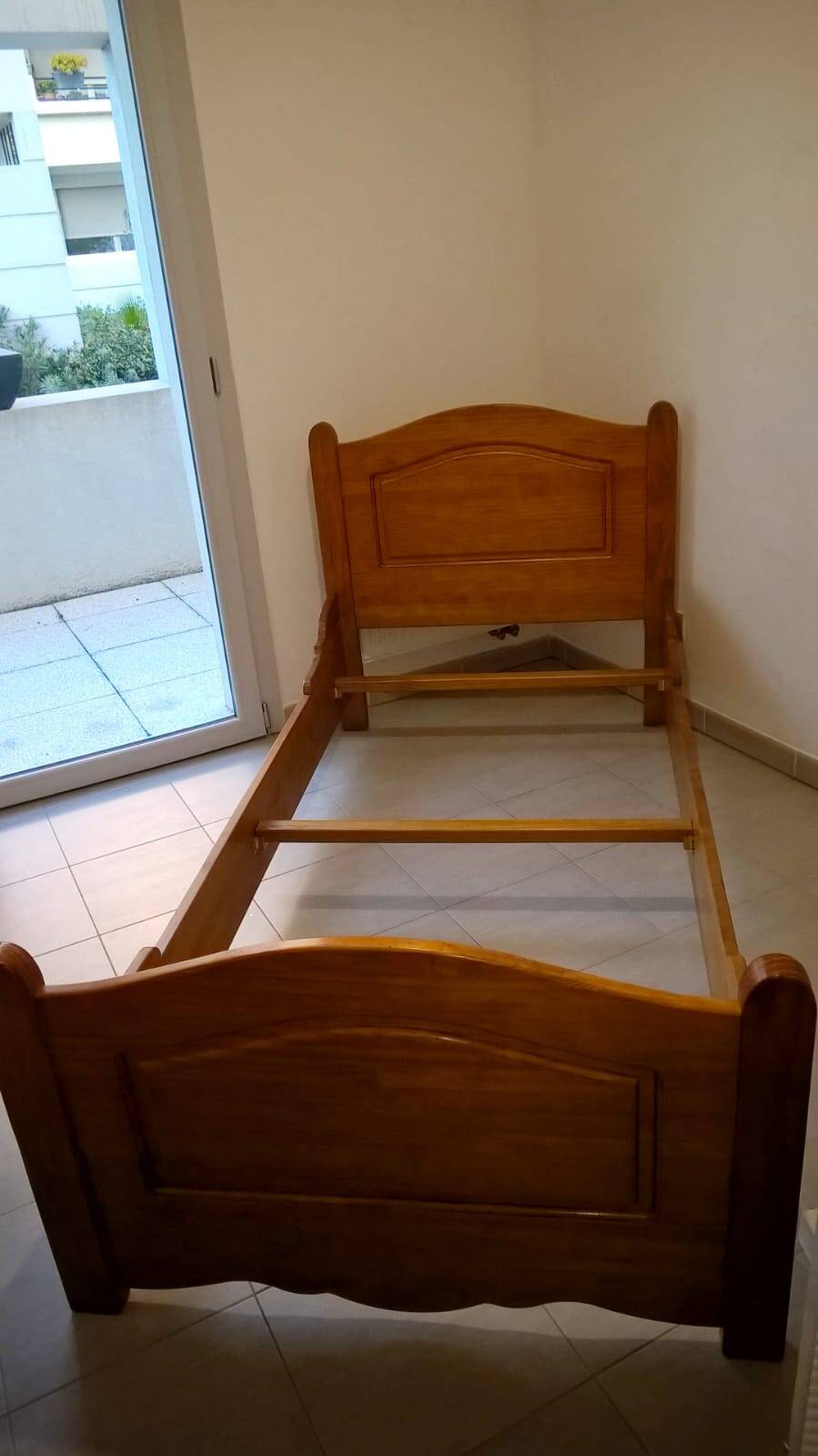 Wooden bed 90 x 190