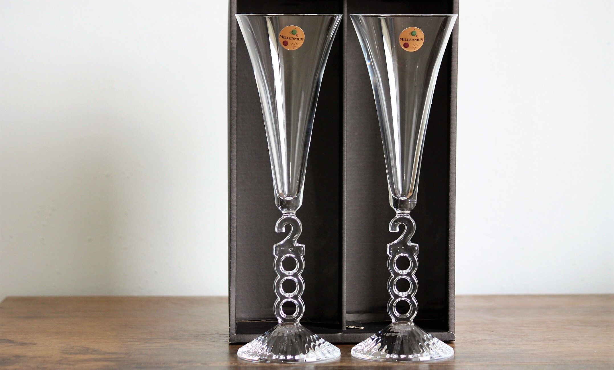 2 vintage champagne flutes in arques crystal