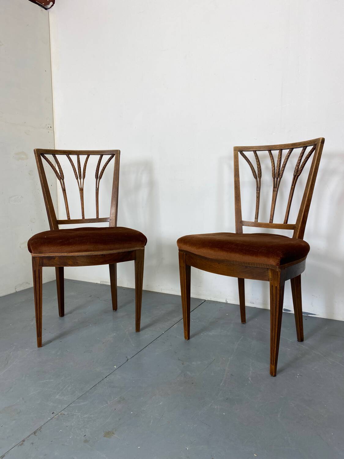 Chaises de salle à manger ou d'appoint vintage éclectiques Regency en chêne et velours en épi de blé