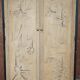 Armoire orientale chinoise en bois de camphre sculptée années 1920