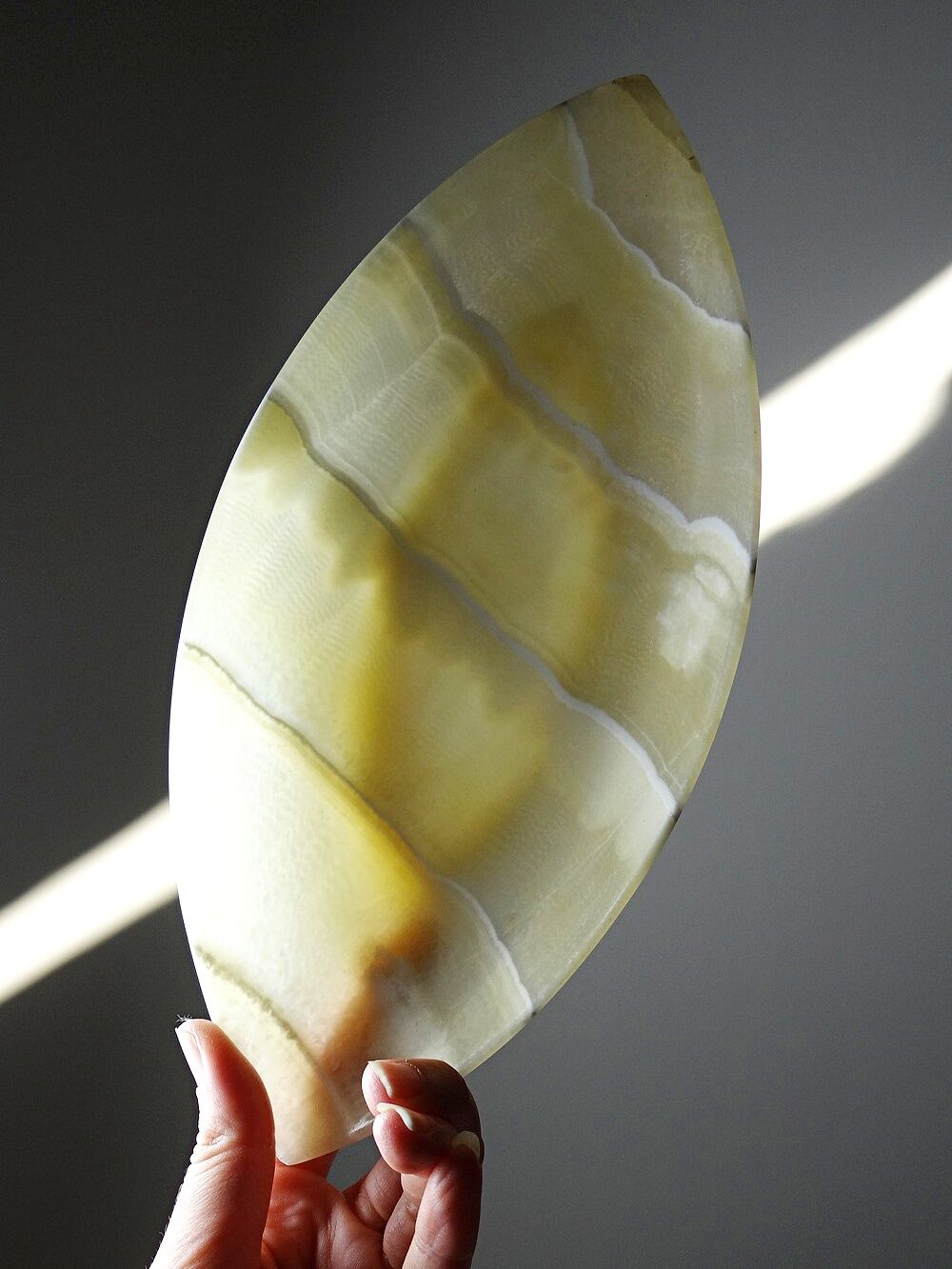 Handcrafted alabaster catchall from natural Egyptian vintage, 1960s-1970s.