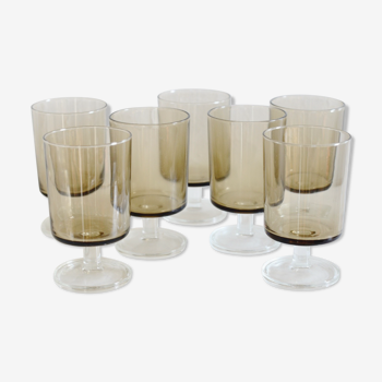 Lot de verres à pied fumés années 1970