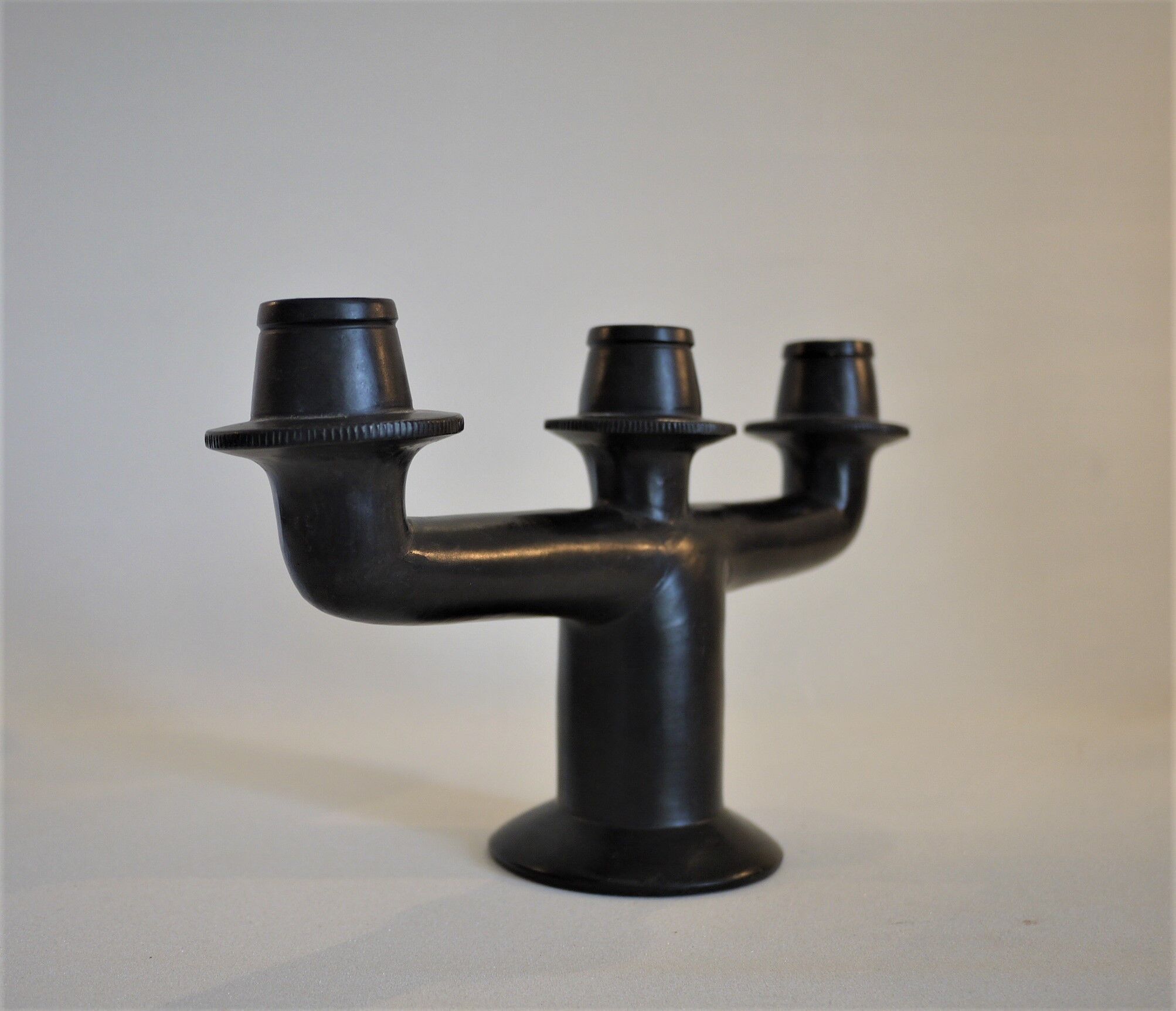 3-branch black candlestick