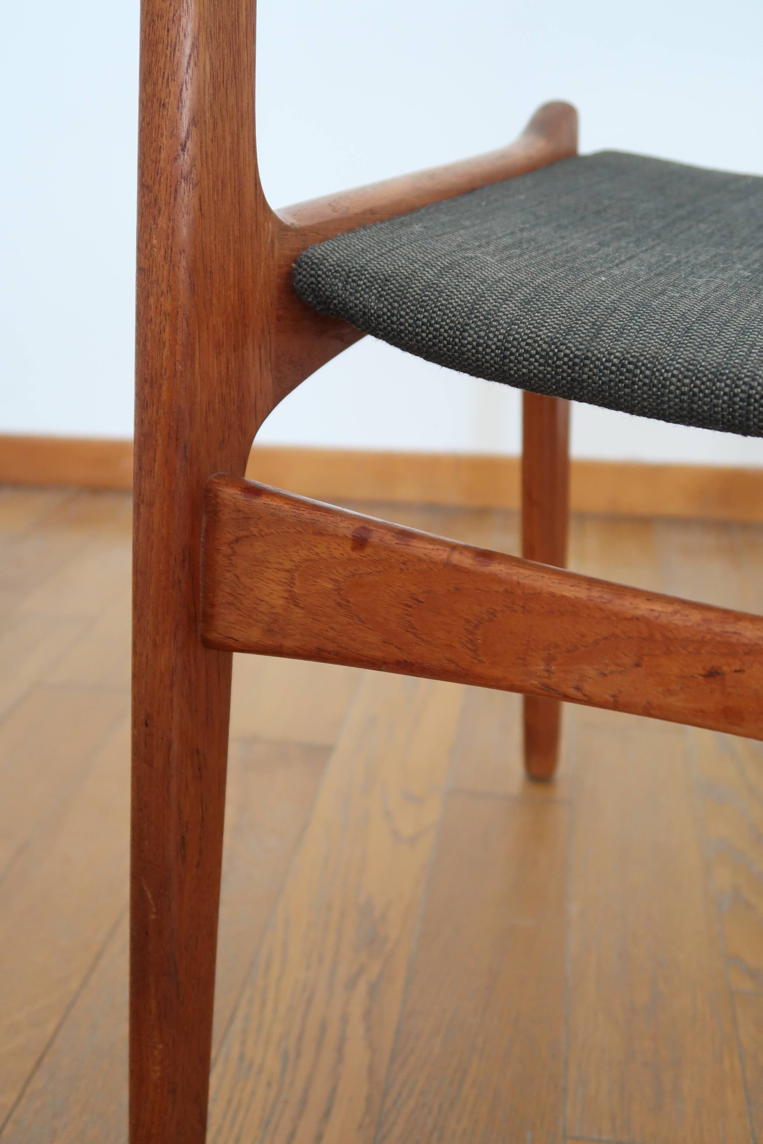 4 chaises vertes danoises estampillées