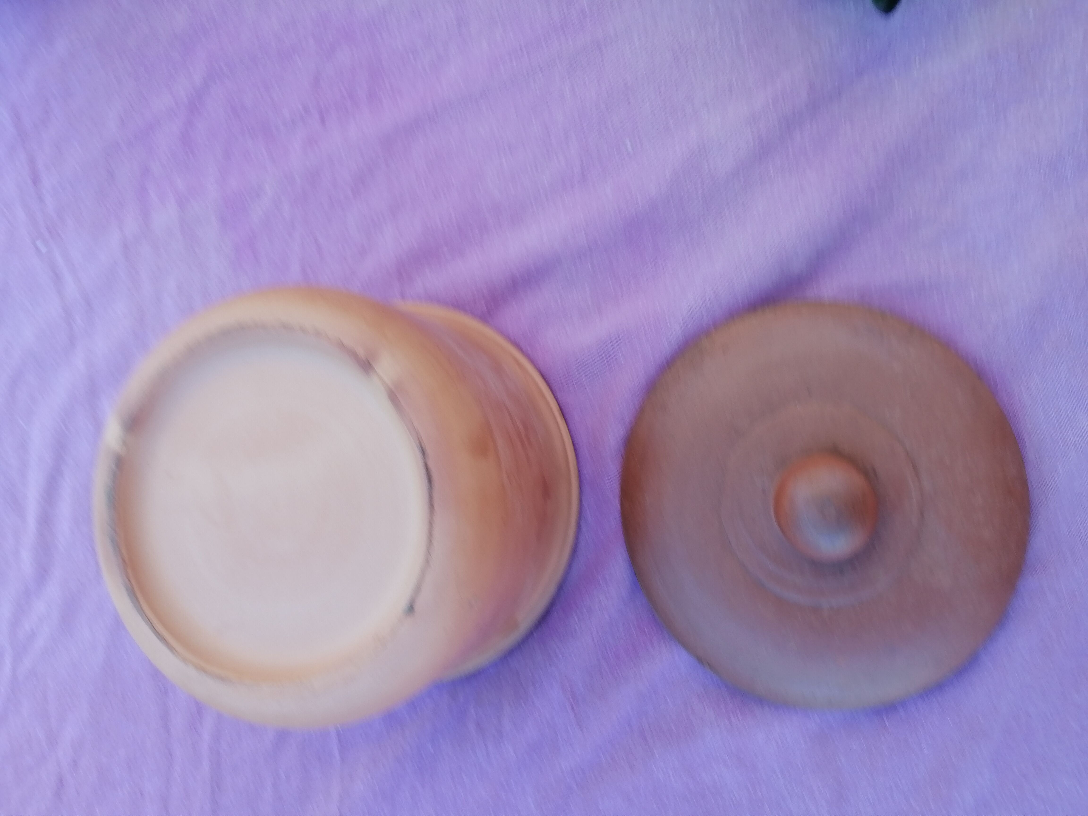 Terracotta storage pot for onion