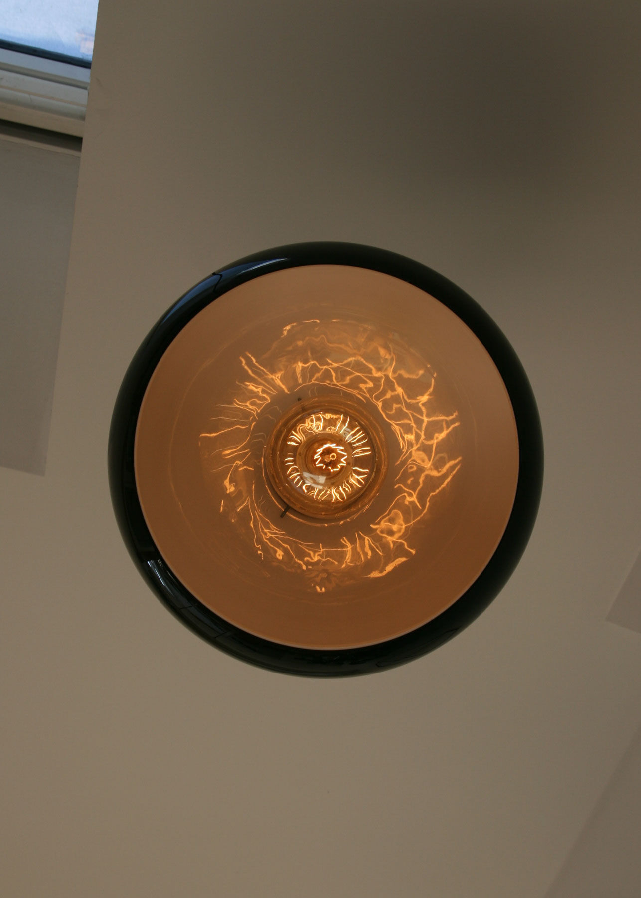 Suspension en verre noir