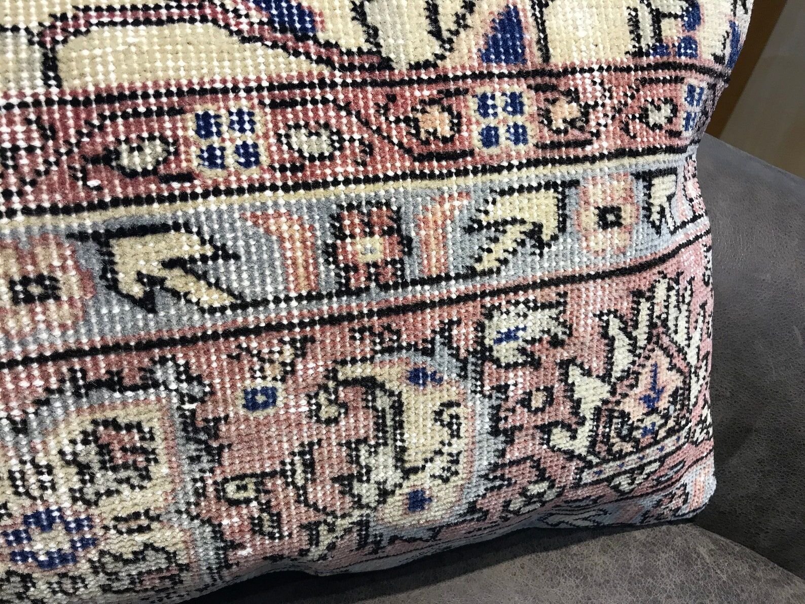 Coussin lombaire délavé vintage avec fleurs 40x60cm