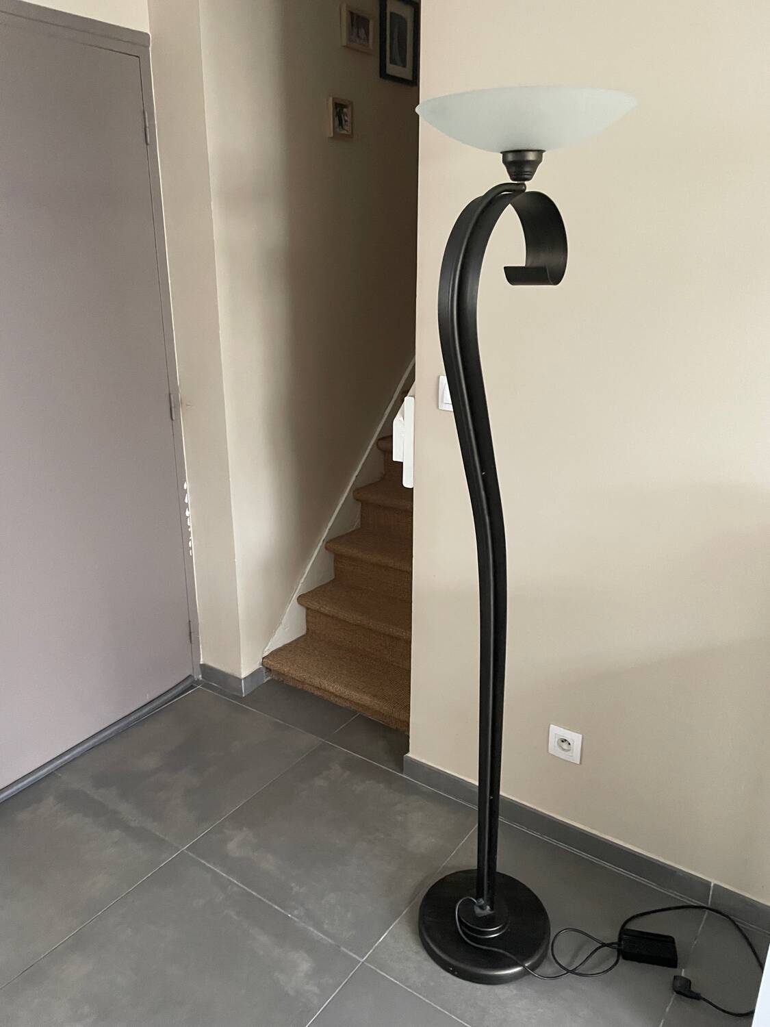 Arc floor lamp, sleek design, Italian-inspired (180cm)
