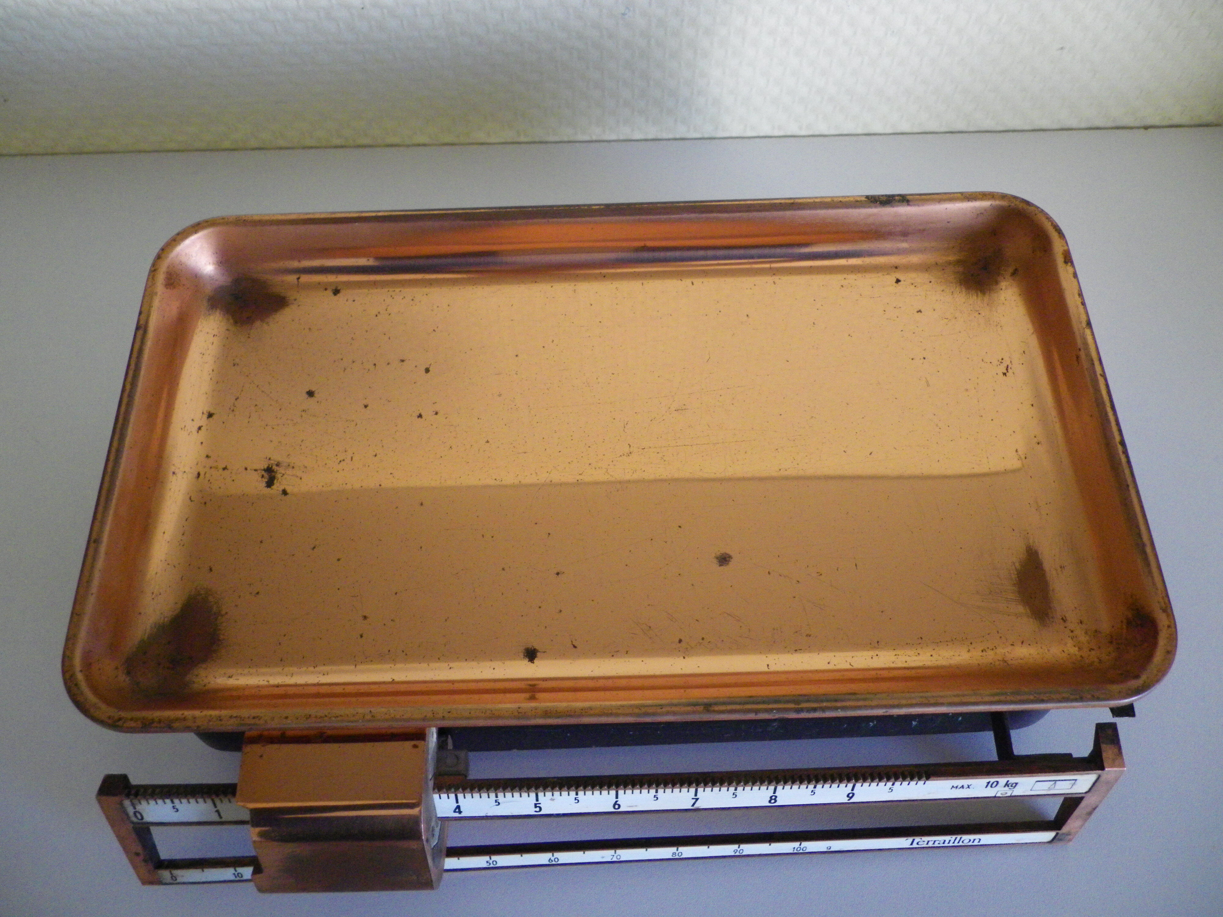 Teraillon brand vintage metal and copper metal scale 50s