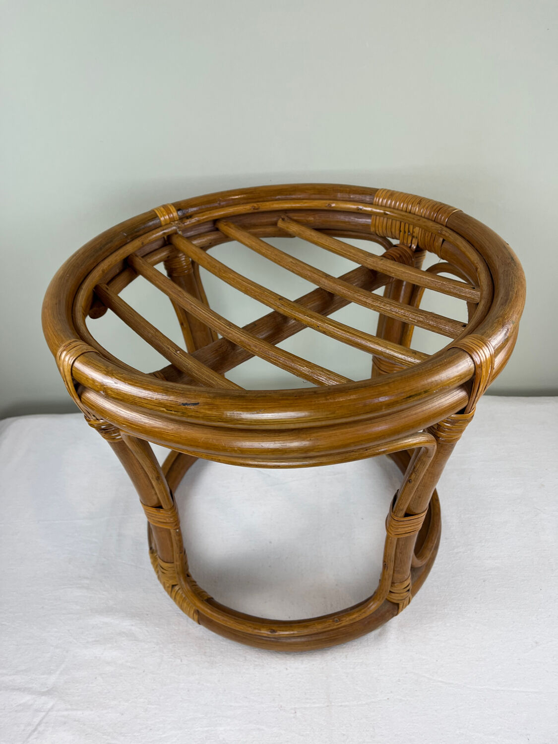 Vintage rattan pouf