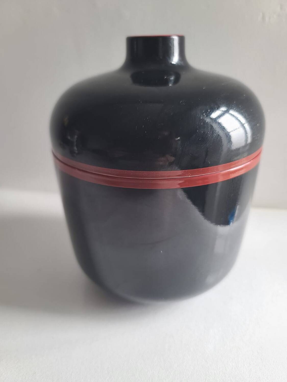 Black and red lacquered ice cube tray in a slightly tipsy Japanese style #POMR