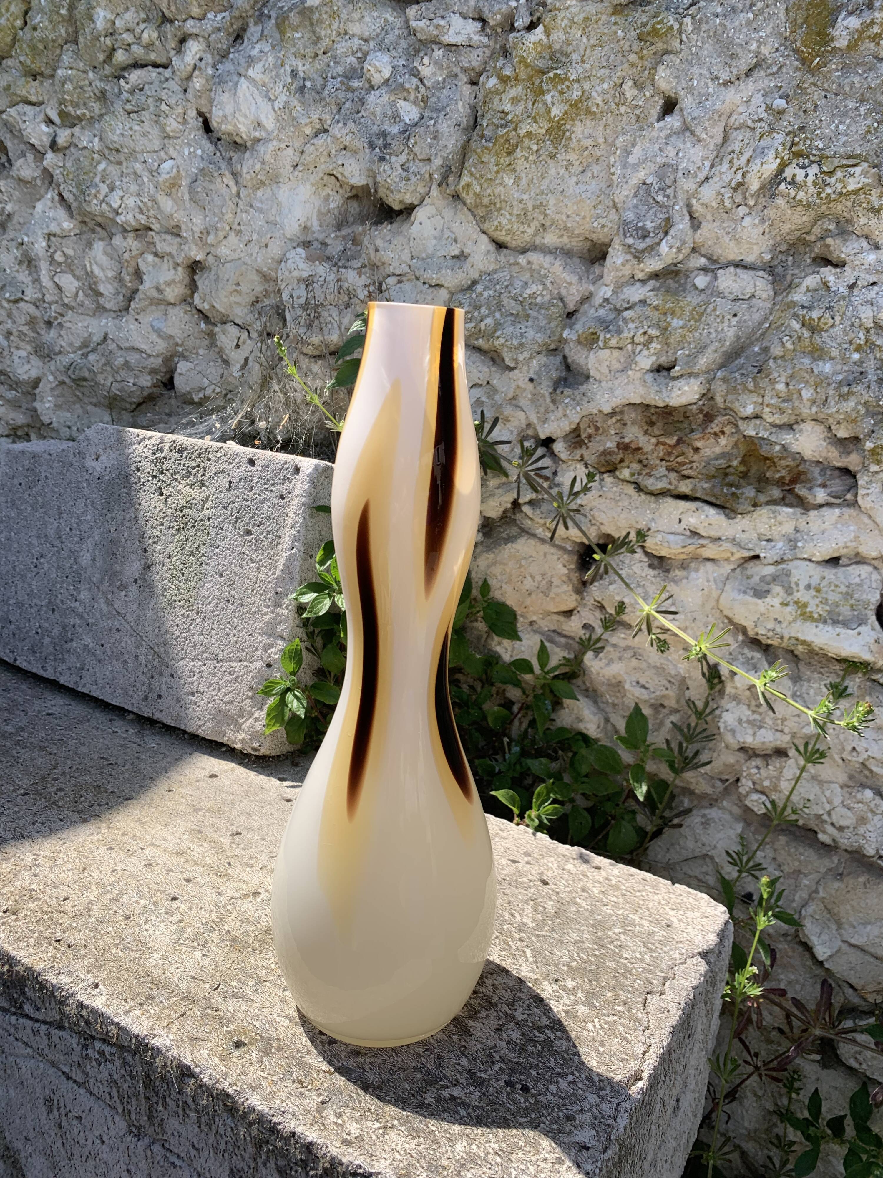 Soliflore vase in beige opaline and brown design and vintage