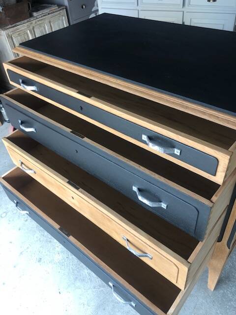 Art Deco chest of drawers