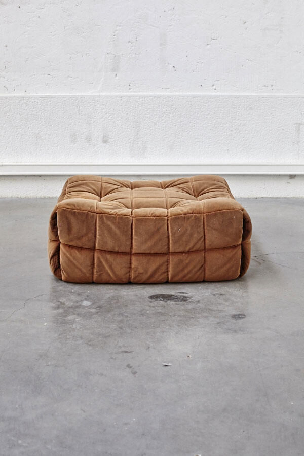 Ottoman collection Kashima by Michel Ducaroy