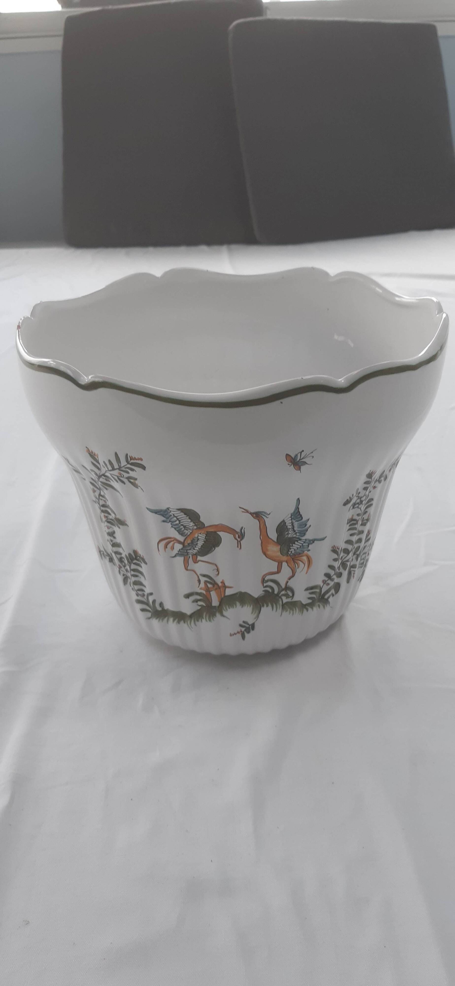 Lallier earthenware planter in Moustiers