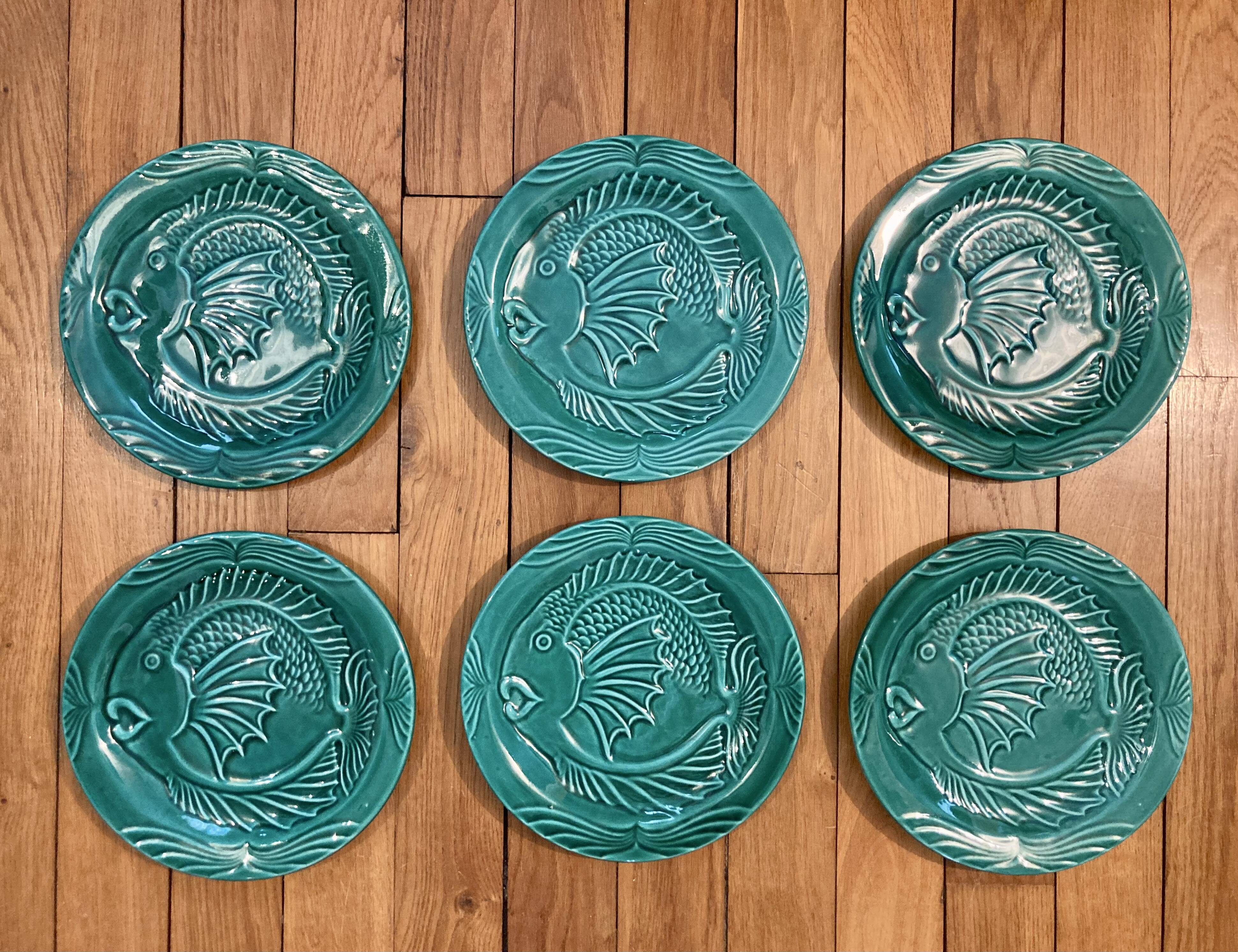 Vallauris - Set of 6 earthenware fish plates with green glaze