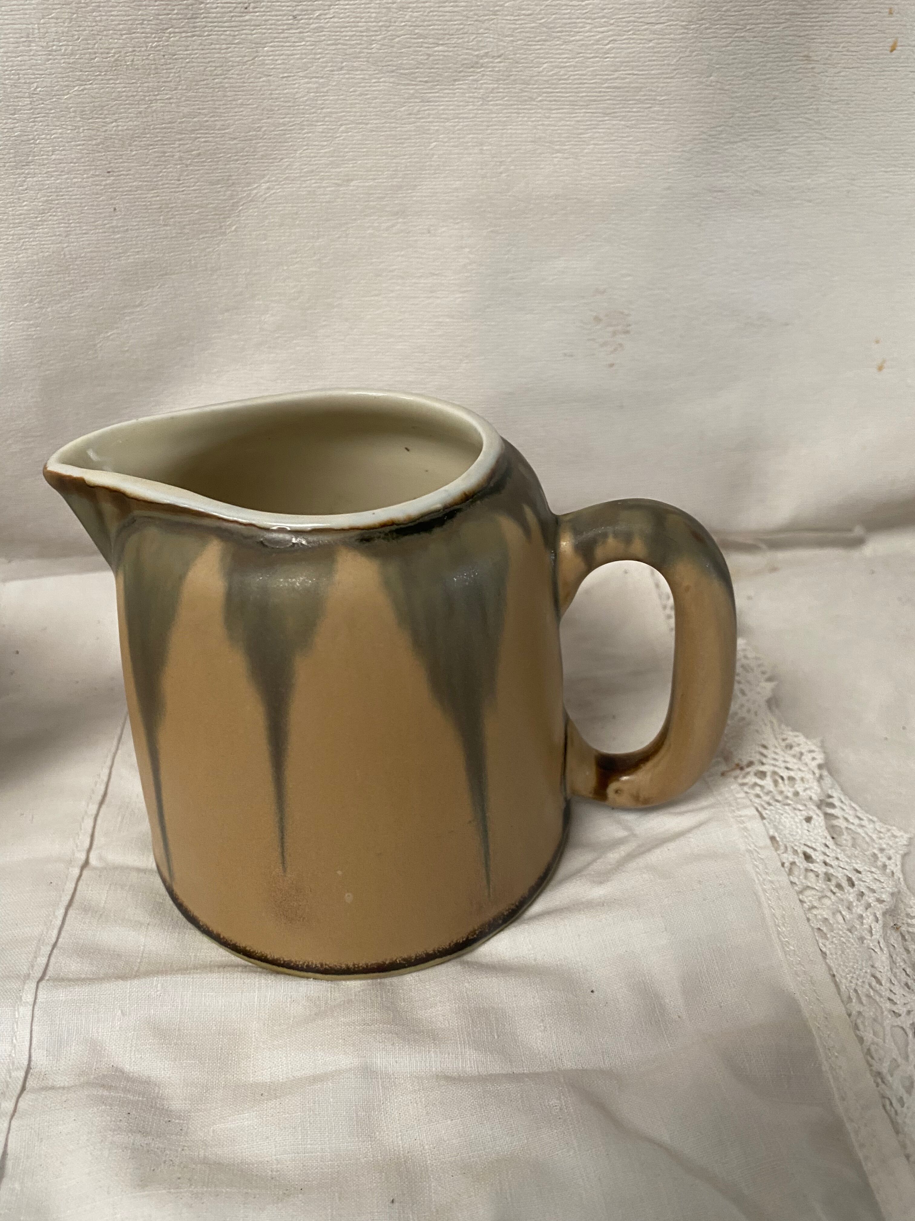 Teapot set and milk pot 60s