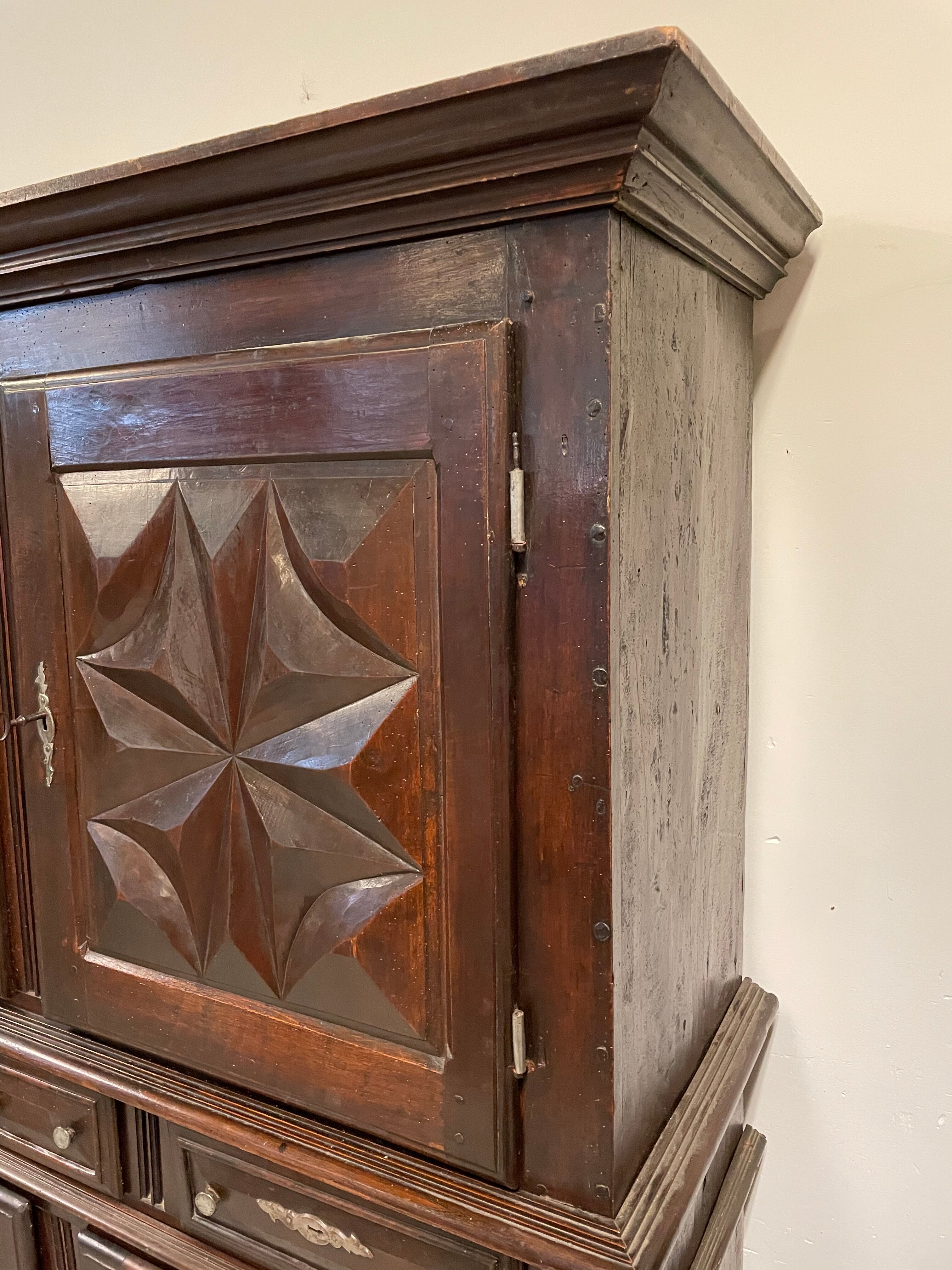 Meuble 4 porte armoire ancienne Louis xIII cabinet