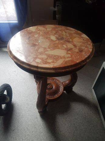 Small antique carved wooden side table with pink marble top – Occasional table
