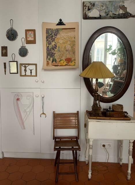 Large antique oval mahogany mirror, mercury glass, 19th century