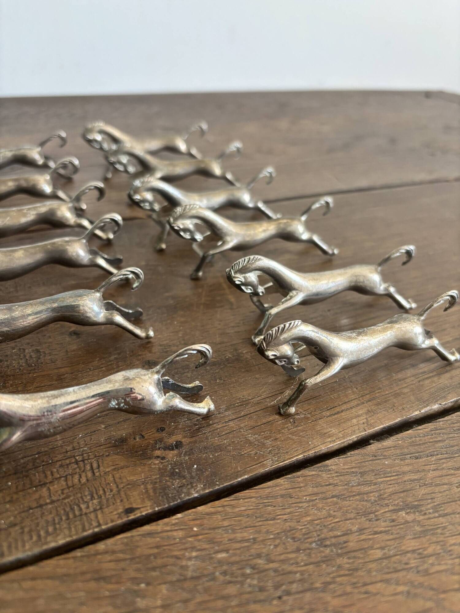 Set of 12 vintage horse galloping knife rests – Silver-plated metal