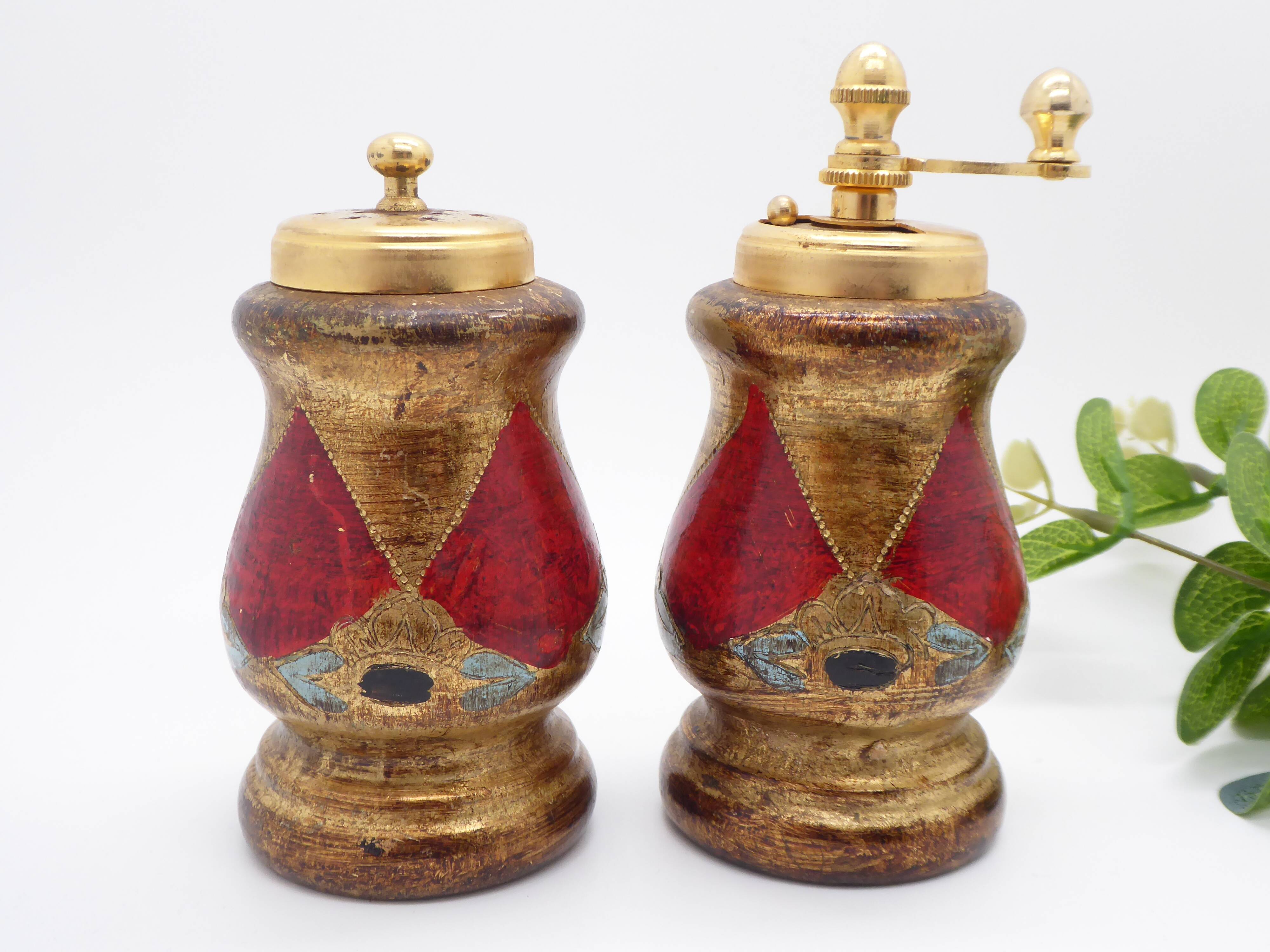 Salt shaker and pepper mill Florentine style